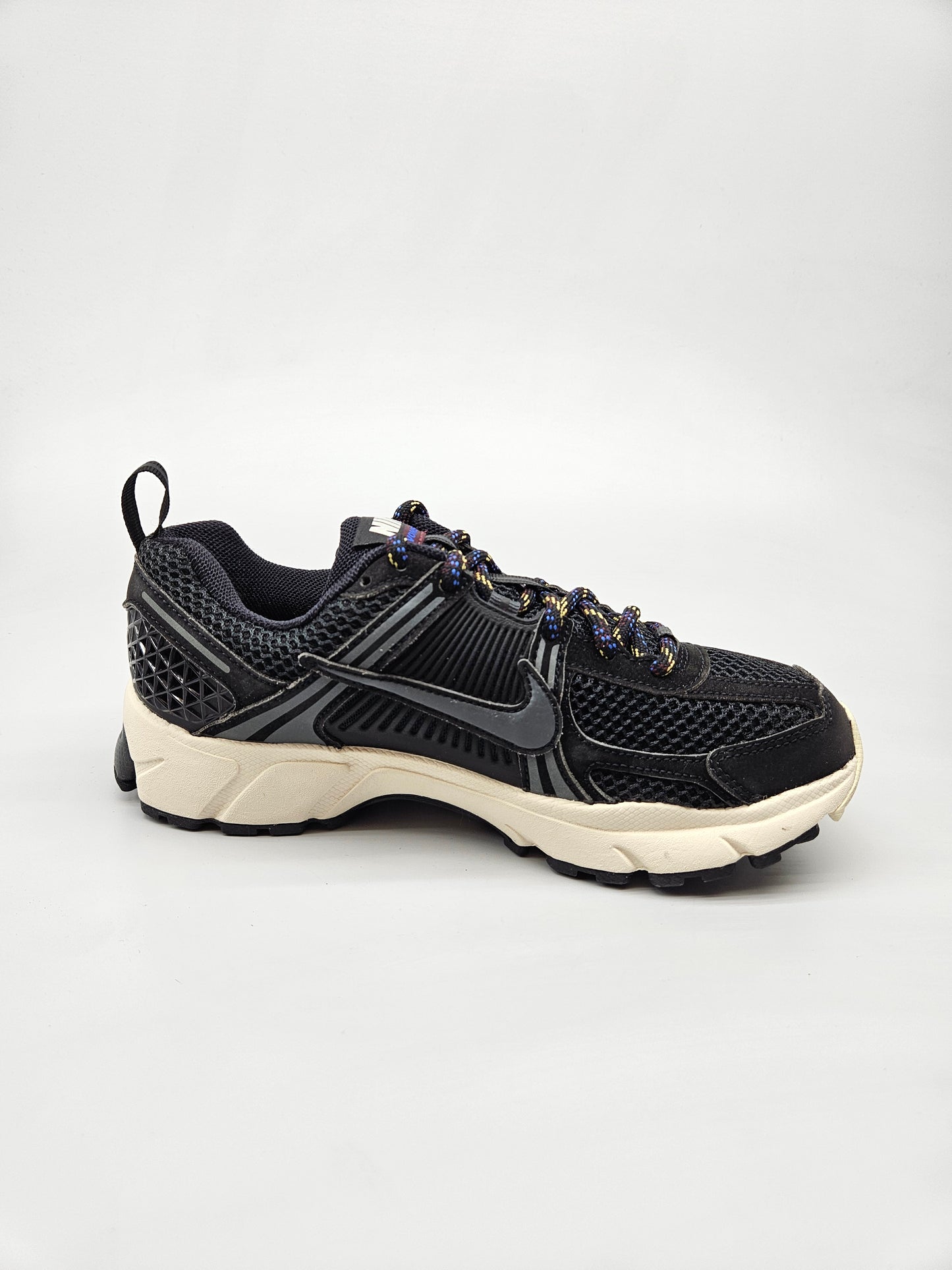 NIKE NOVI ORIGINAL PATIKI BR 38