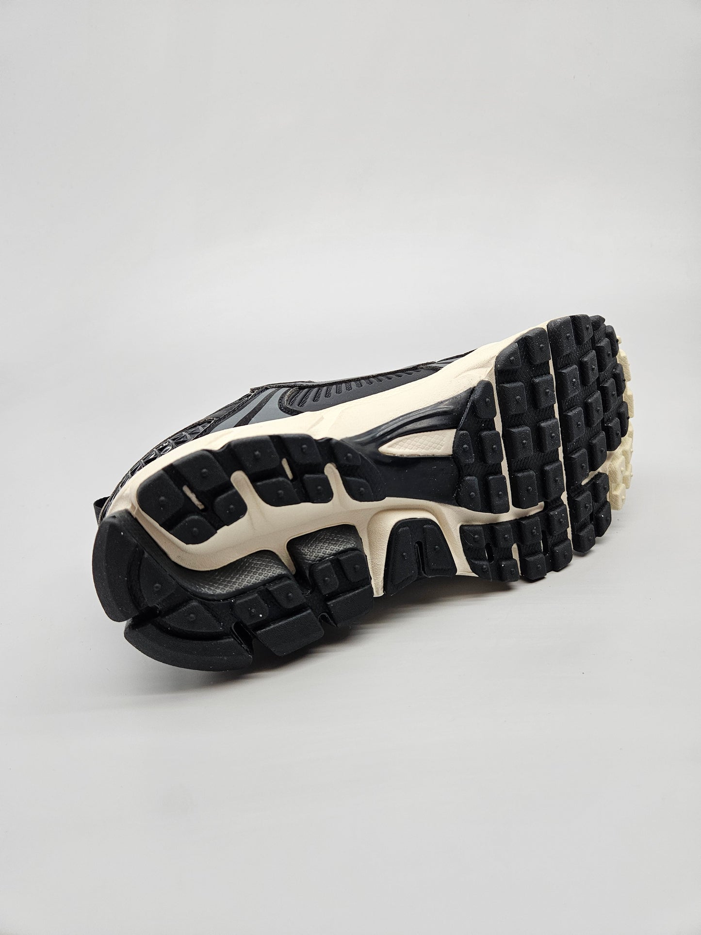 NIKE NOVI ORIGINAL PATIKI BR 38