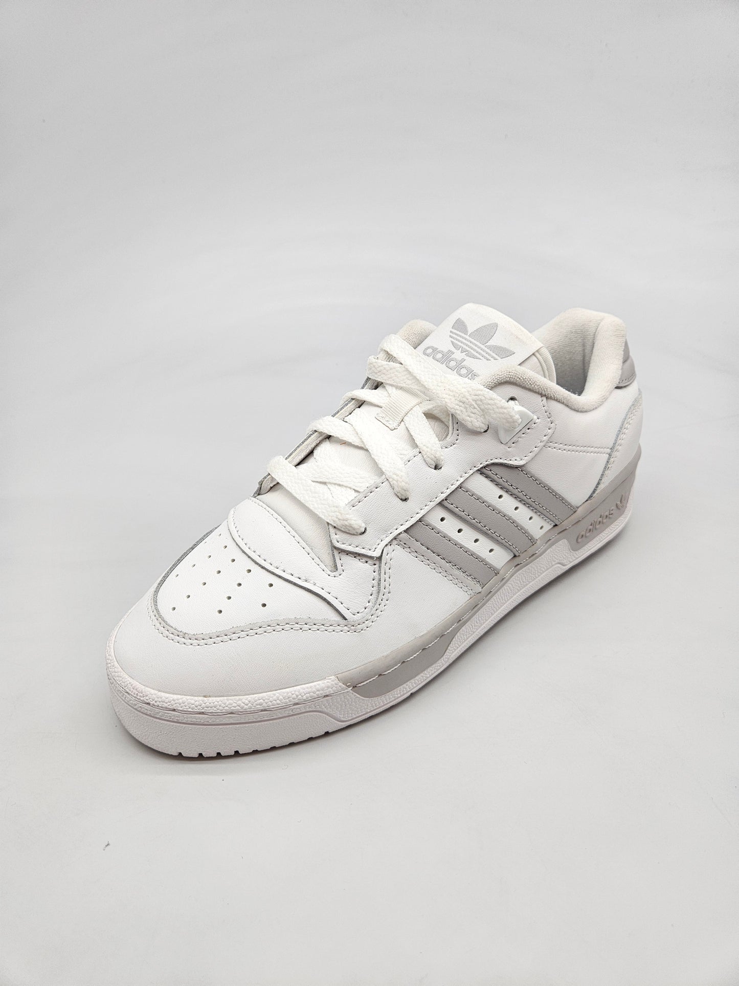 ADIDAS NOVI ORIGINAL PATIKI BR 38.5