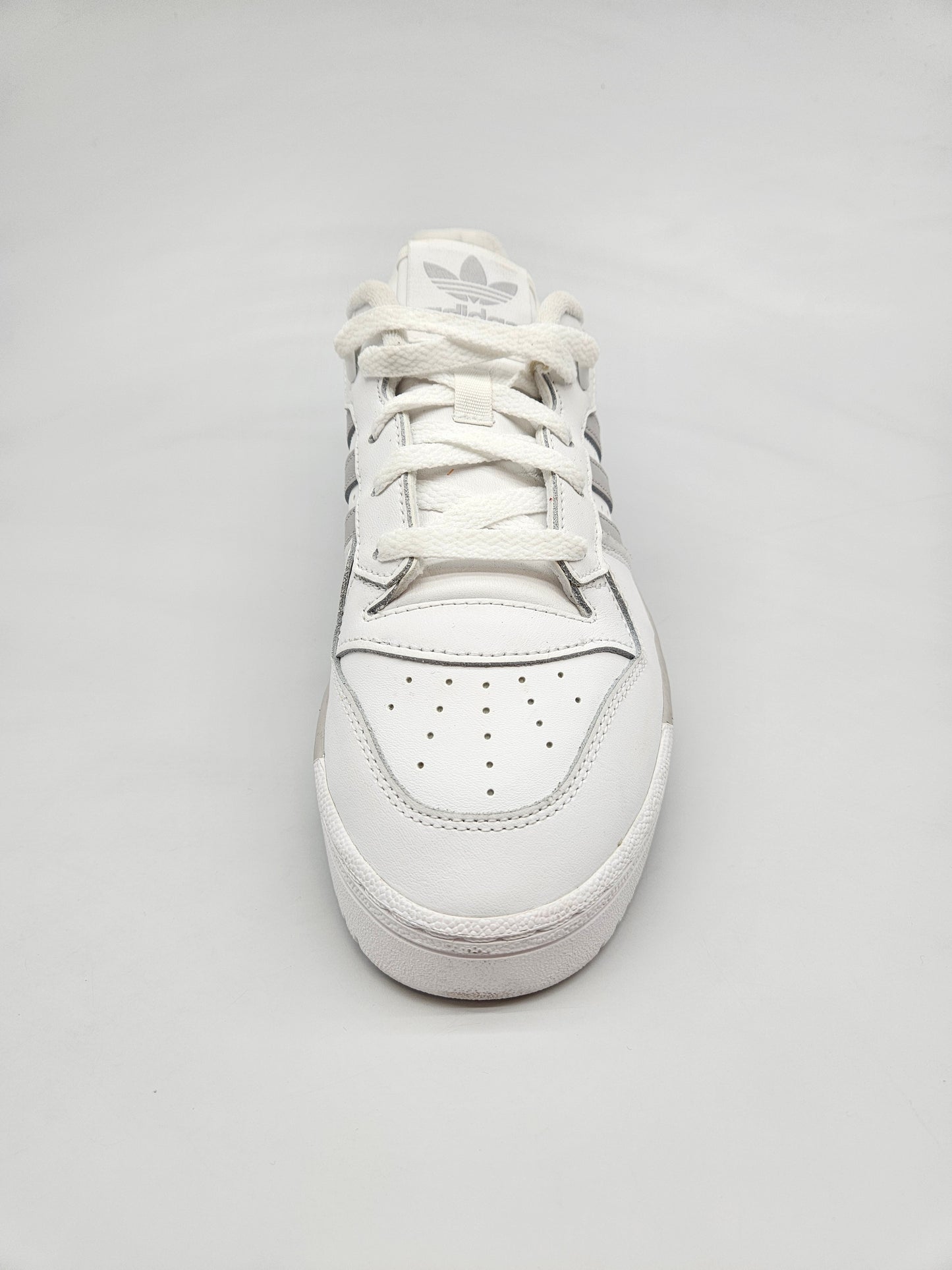 ADIDAS NOVI ORIGINAL PATIKI BR 38.5