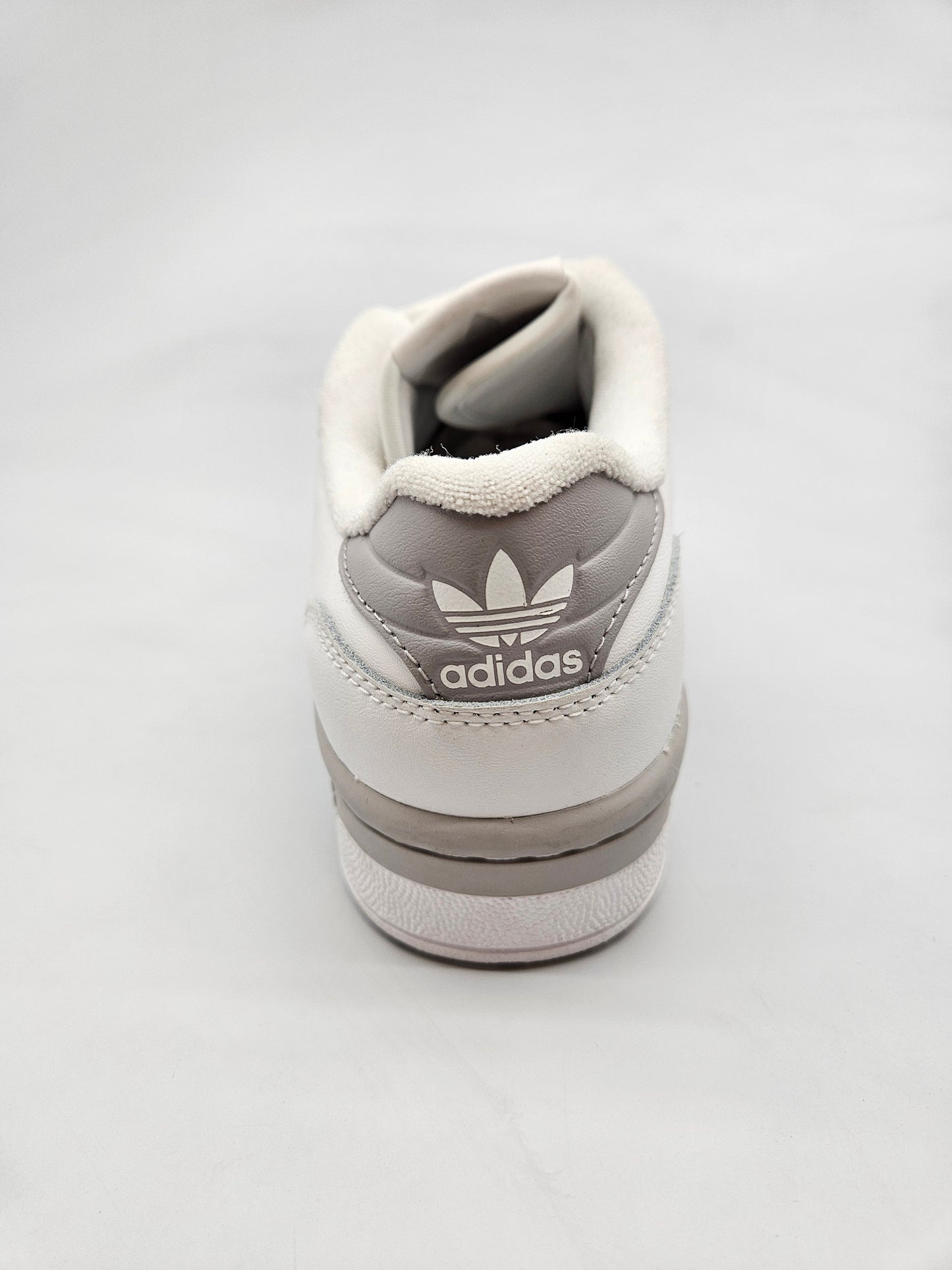 ADIDAS NOVI ORIGINAL PATIKI BR 38.5