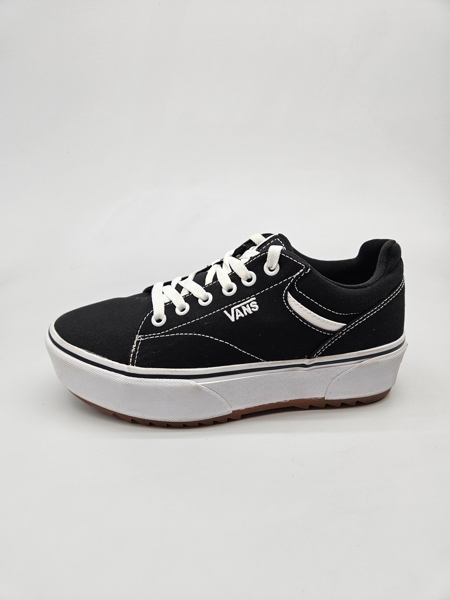 VANS NOVI ORIGINAL PATIKI BR 39