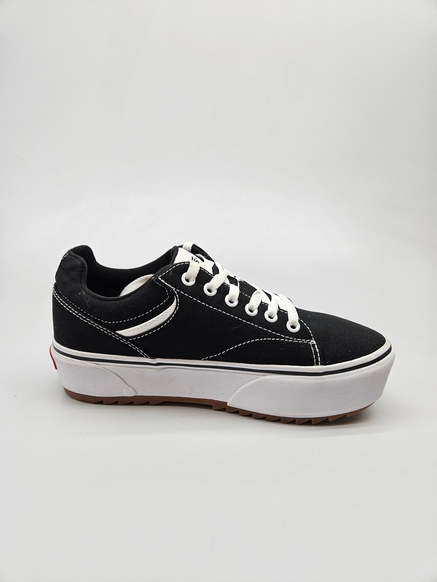 VANS NOVI ORIGINAL PATIKI BR 39