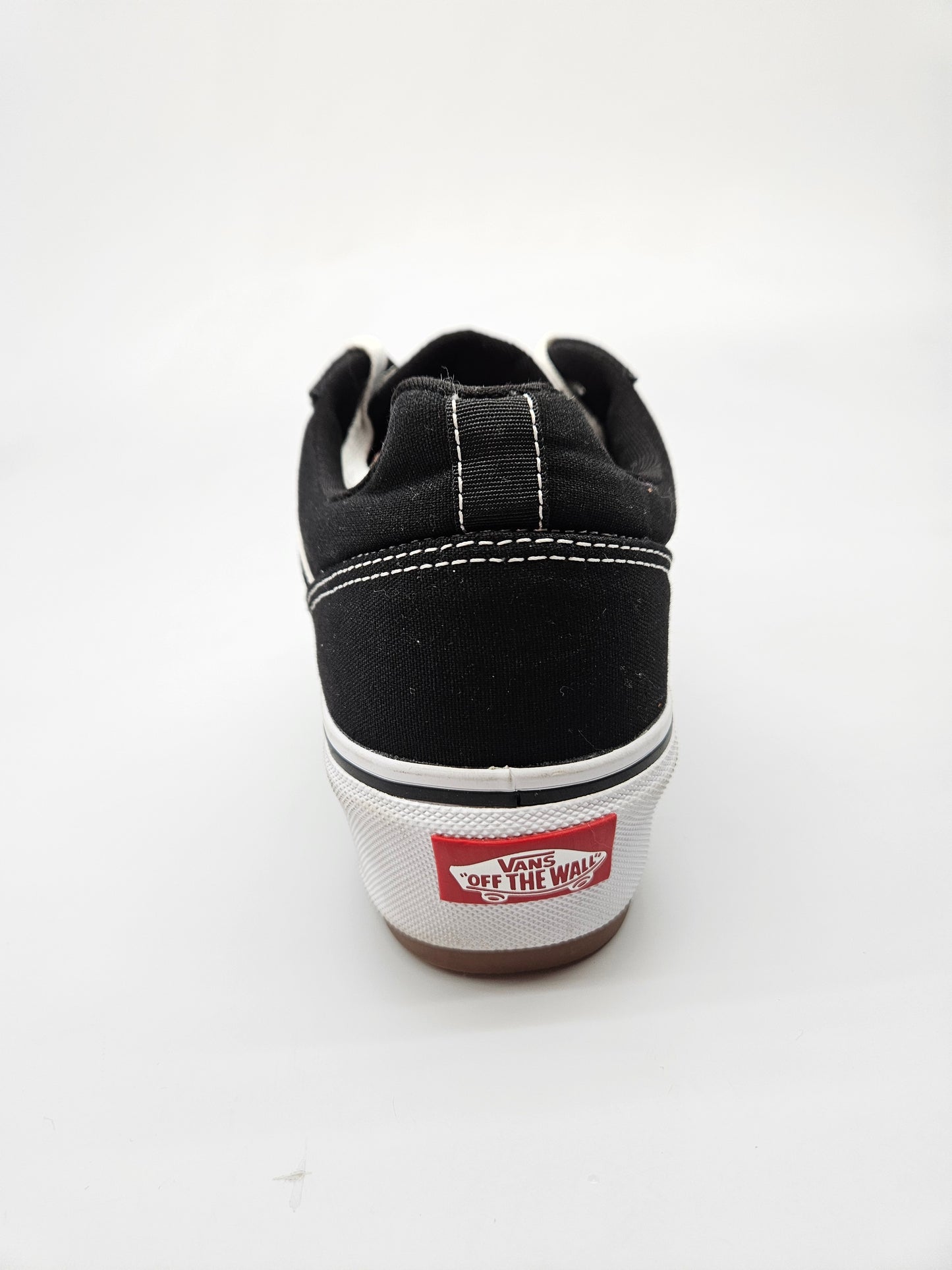 VANS NOVI ORIGINAL PATIKI BR 39
