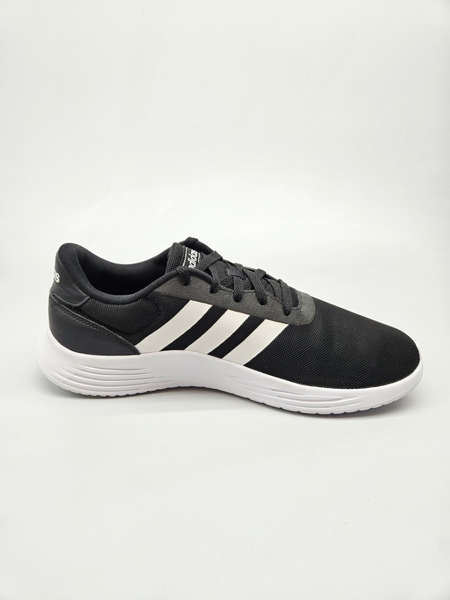 ADIDAS NOVI ORIGINAL PATIKI BR 43