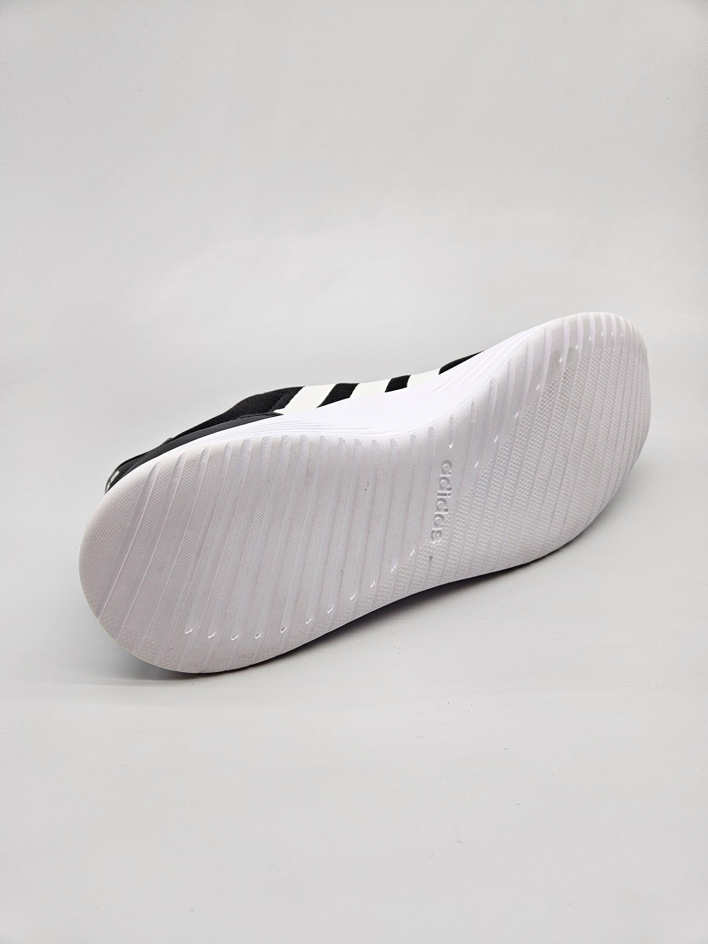 ADIDAS NOVI ORIGINAL PATIKI BR 43