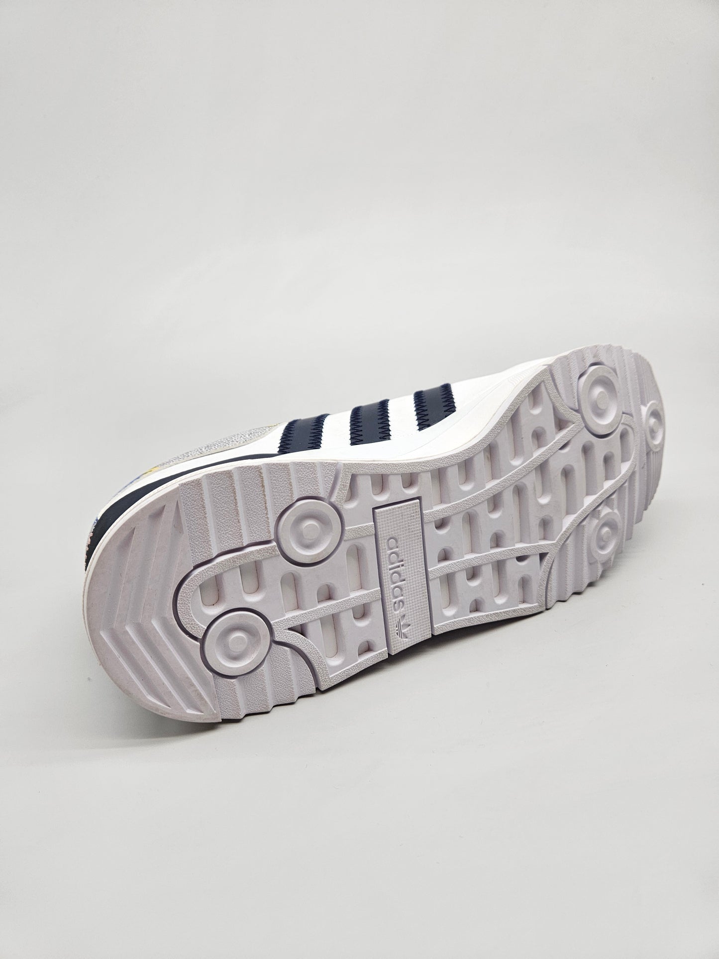 ADIDAS NOVI ORIGINAL PATIKI BR 40