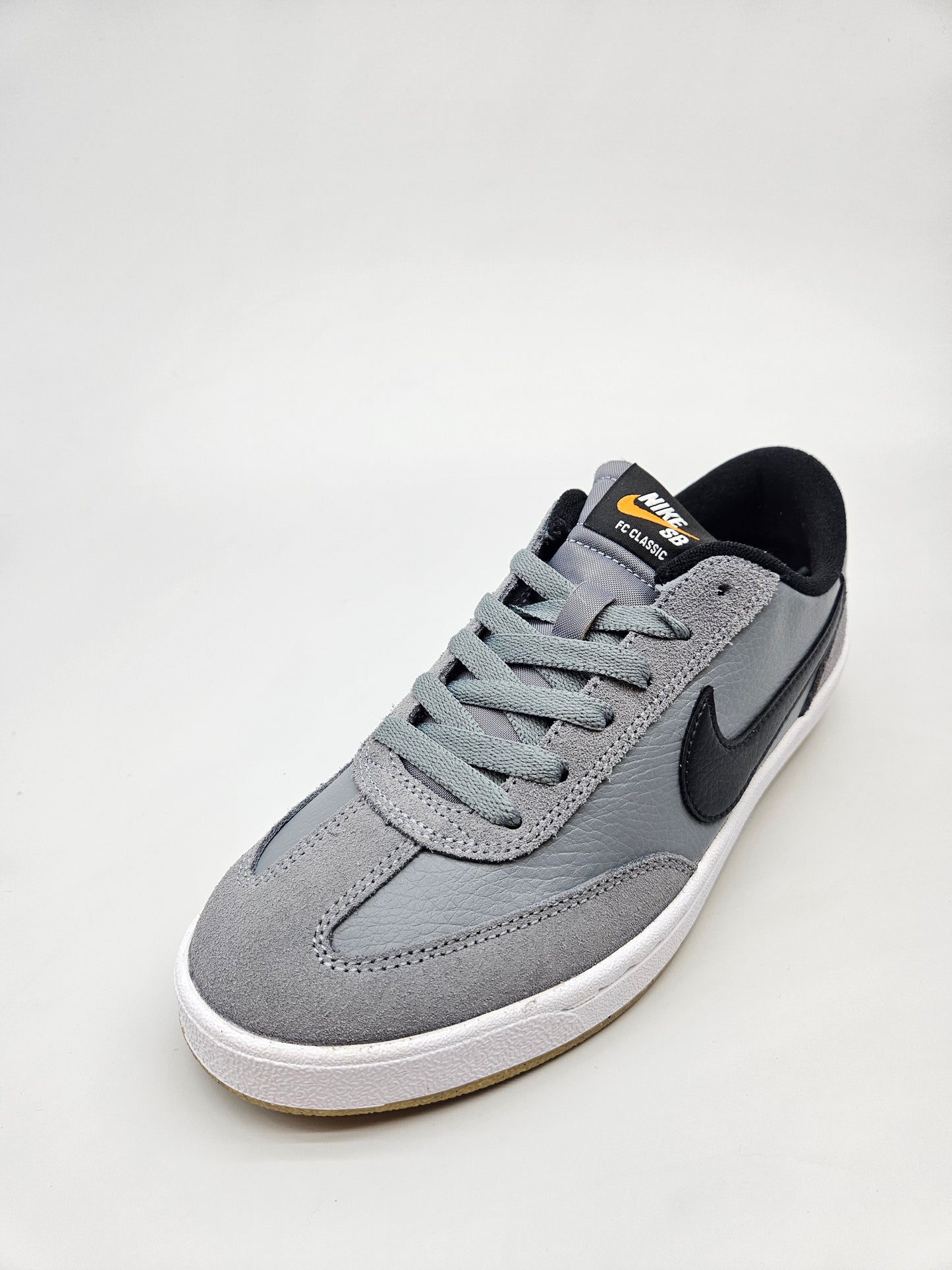 NIKE NOVI ORIGINAL PATIKI BR 40.5