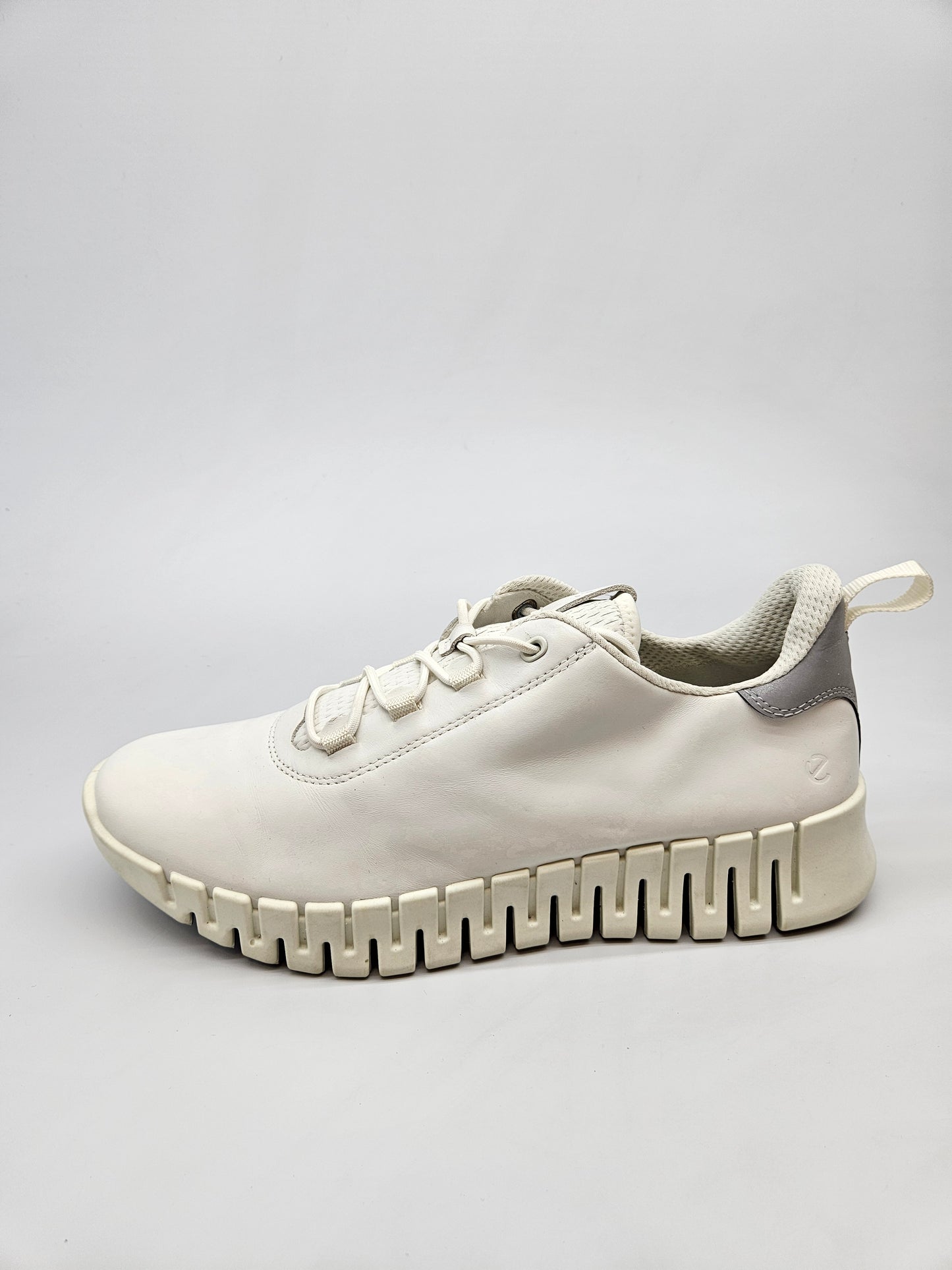 ECCO ORIGINAL KOZNI PATIKI BR 42