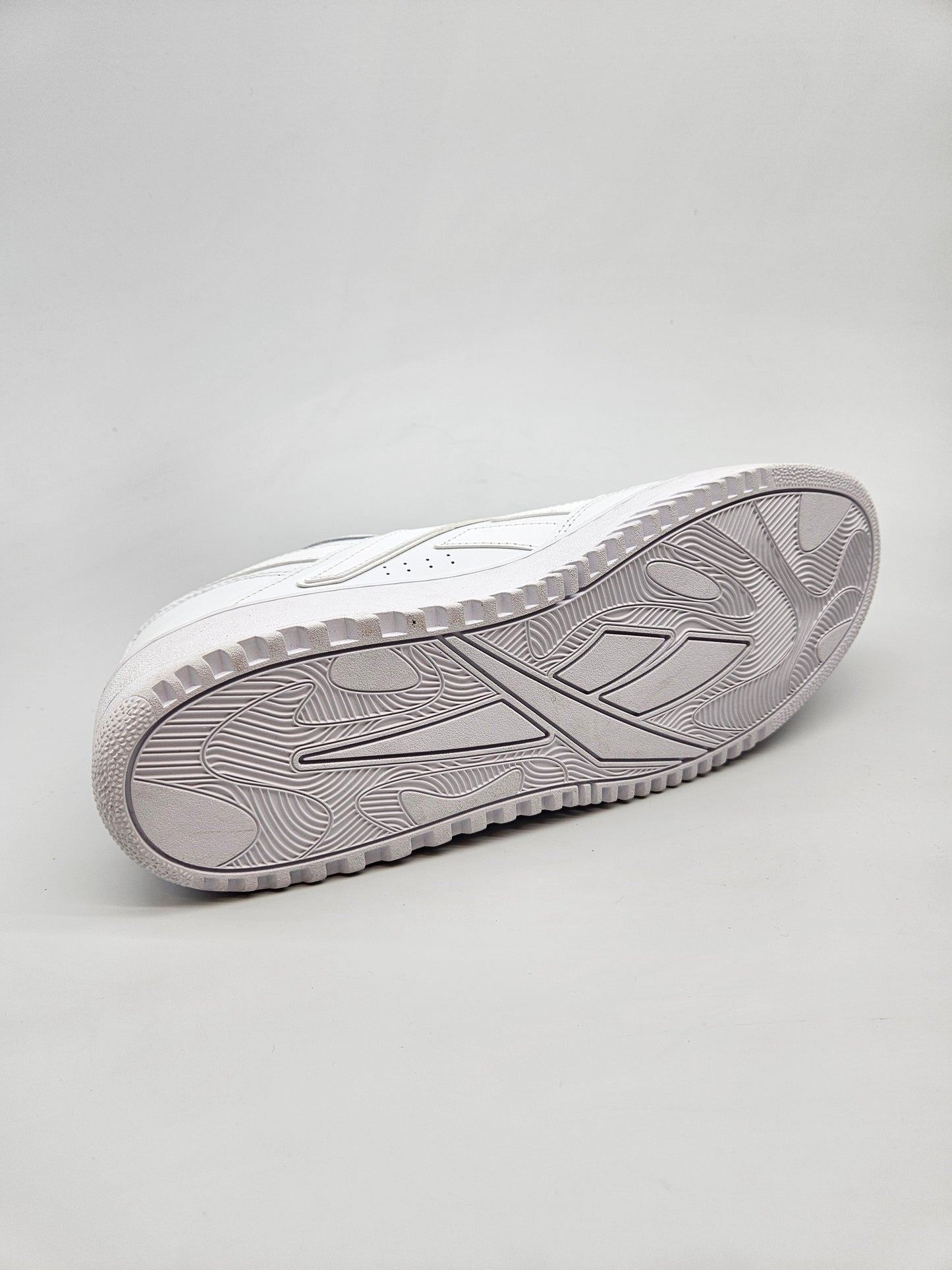 REEBOK NOVI ORIGINAL PATIKI BR 44