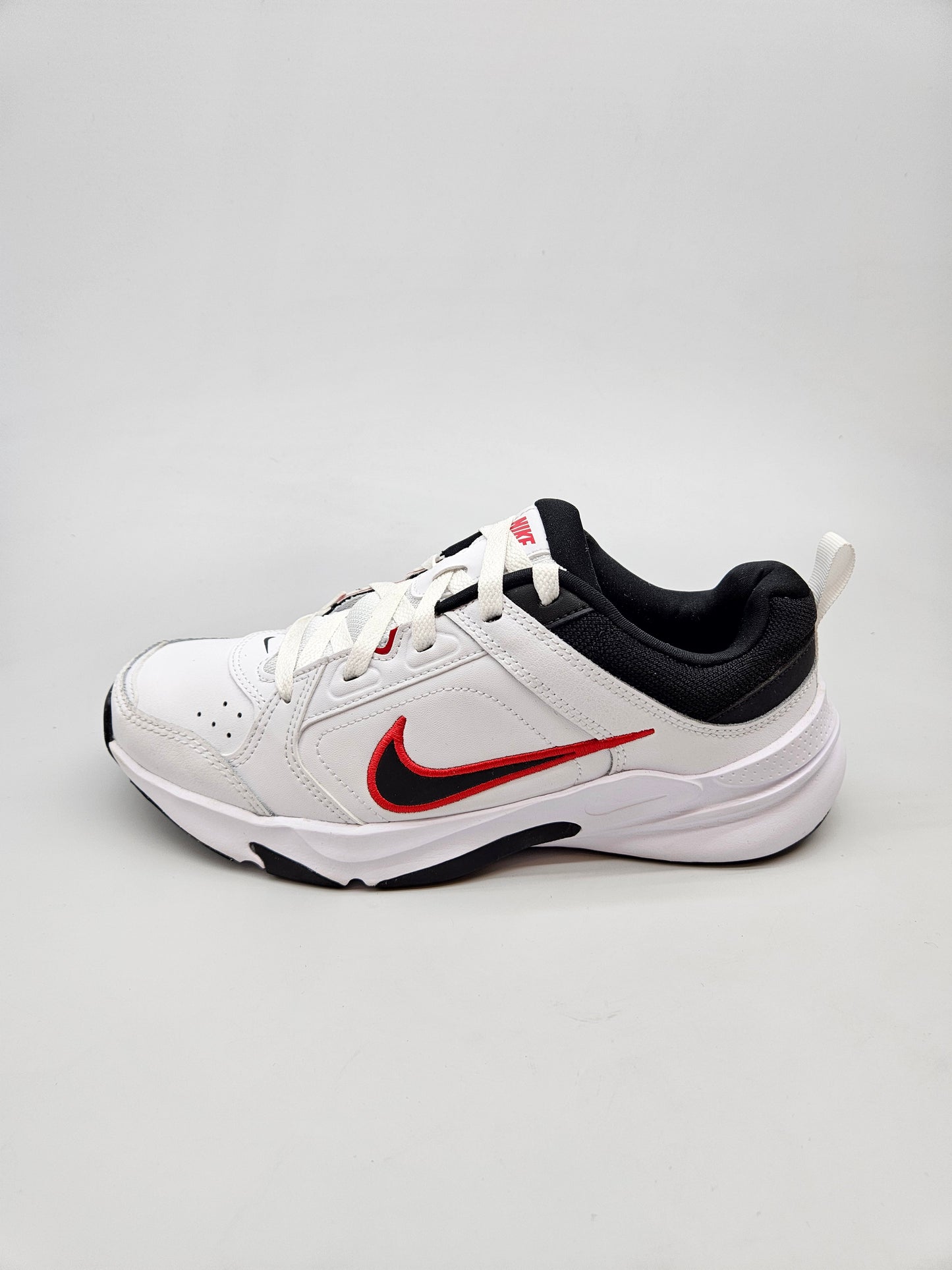 NIKE NOVI ORIGINAL PATIKI BR 40