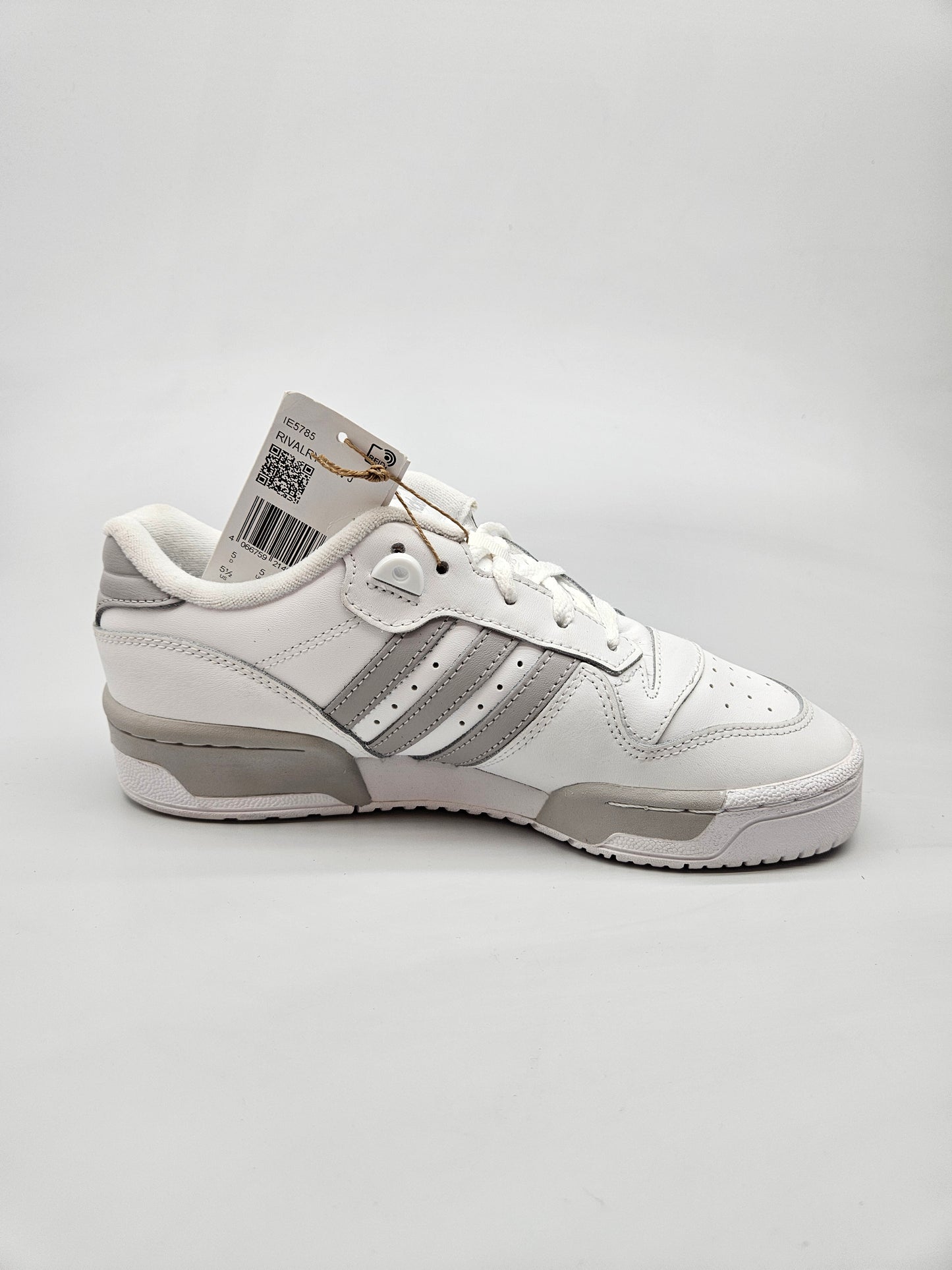 ADIDAS NOVI ORIGINAL PATIKI BR 38