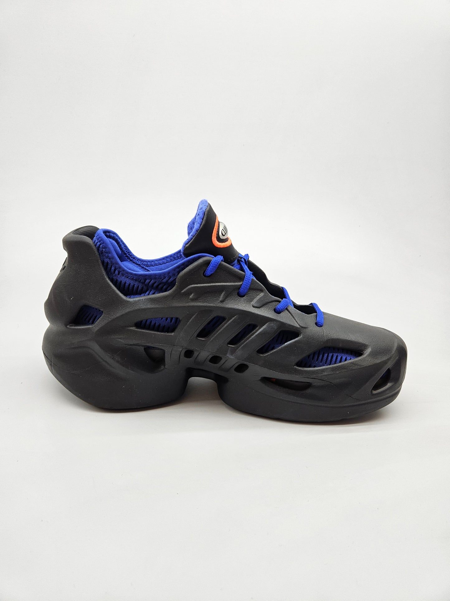 ADIDAS NOVI ORIGINAL PATIKI BR 43