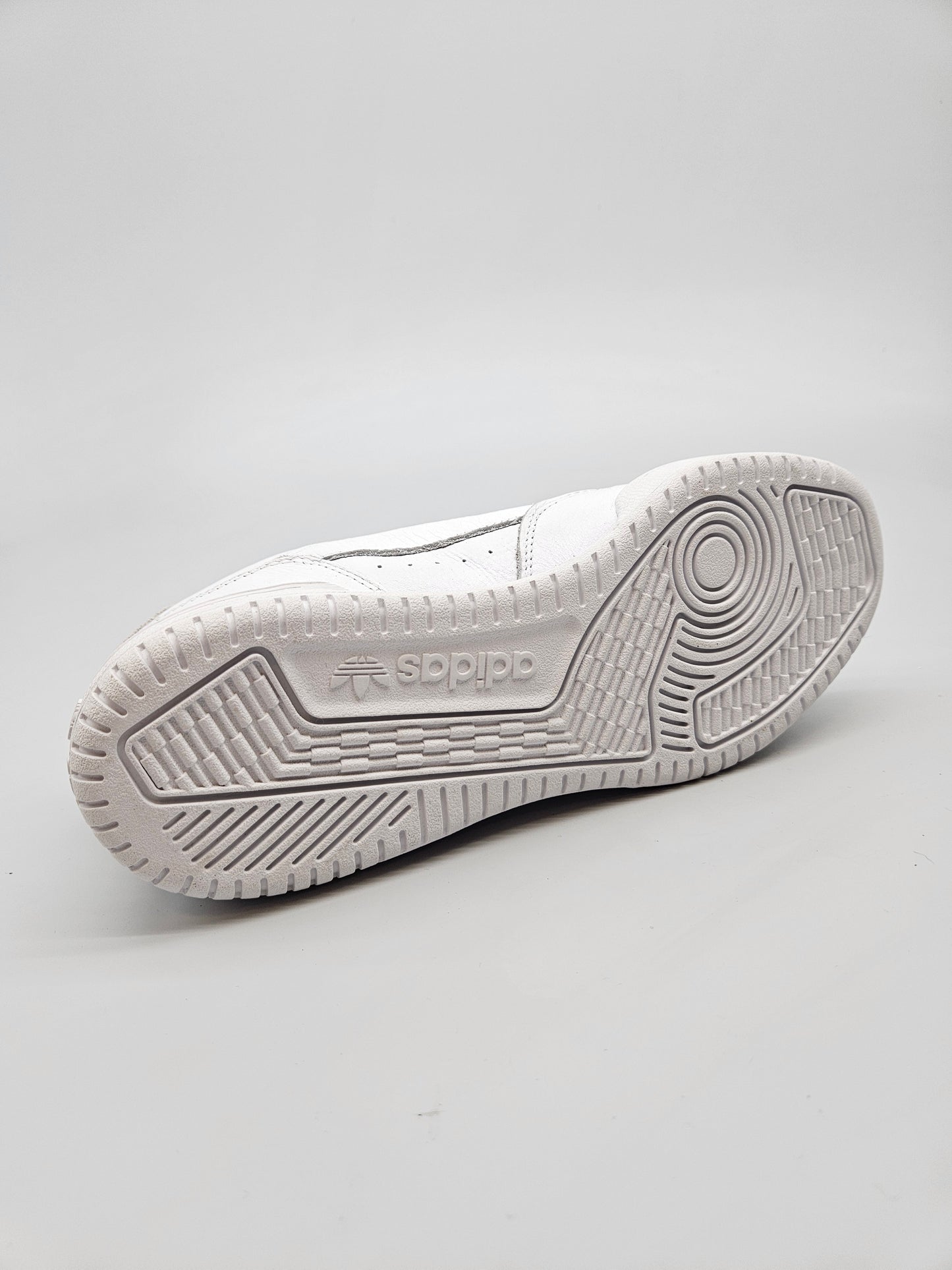 ADIDAS NOVI ORIGINAL PATIKI BR 40.5