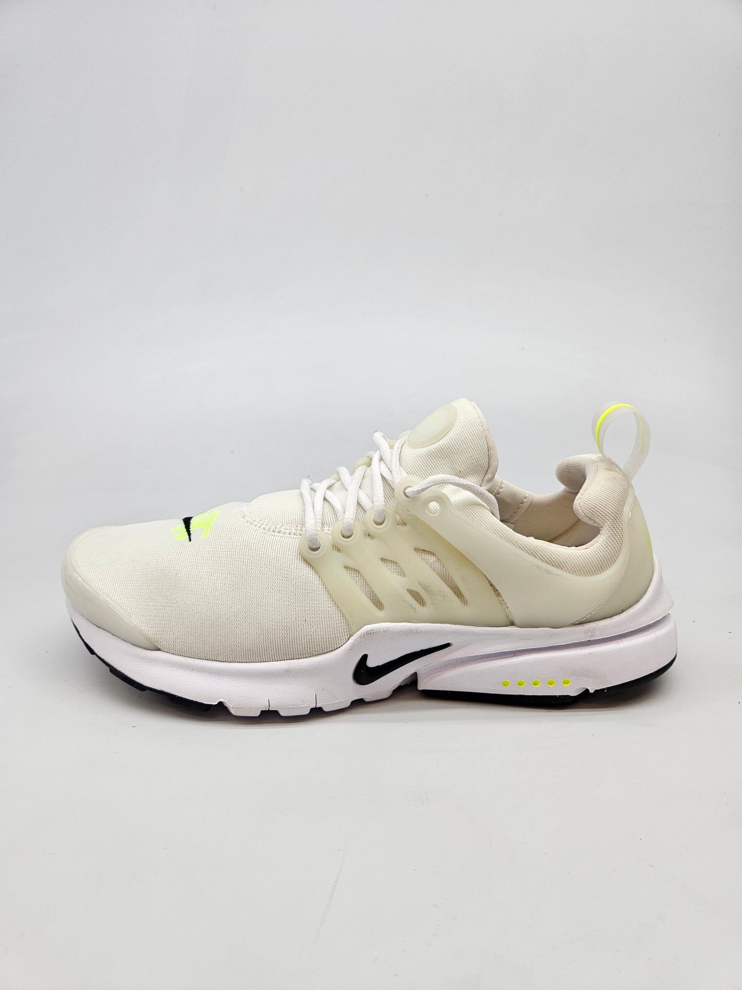 NIKE NOVI ORIGINAL PATIKI BR 37.5