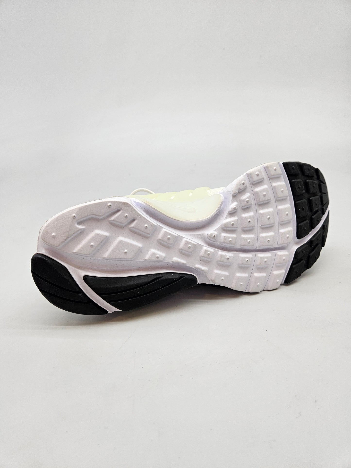 NIKE NOVI ORIGINAL PATIKI BR 37.5