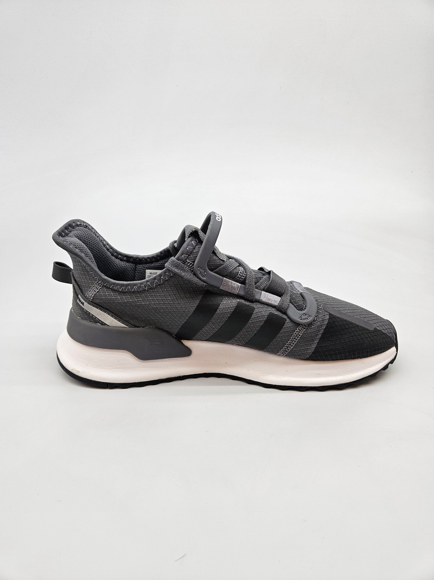 ADIDAS NOVI ORIGINAL PATIKI BR 38.5