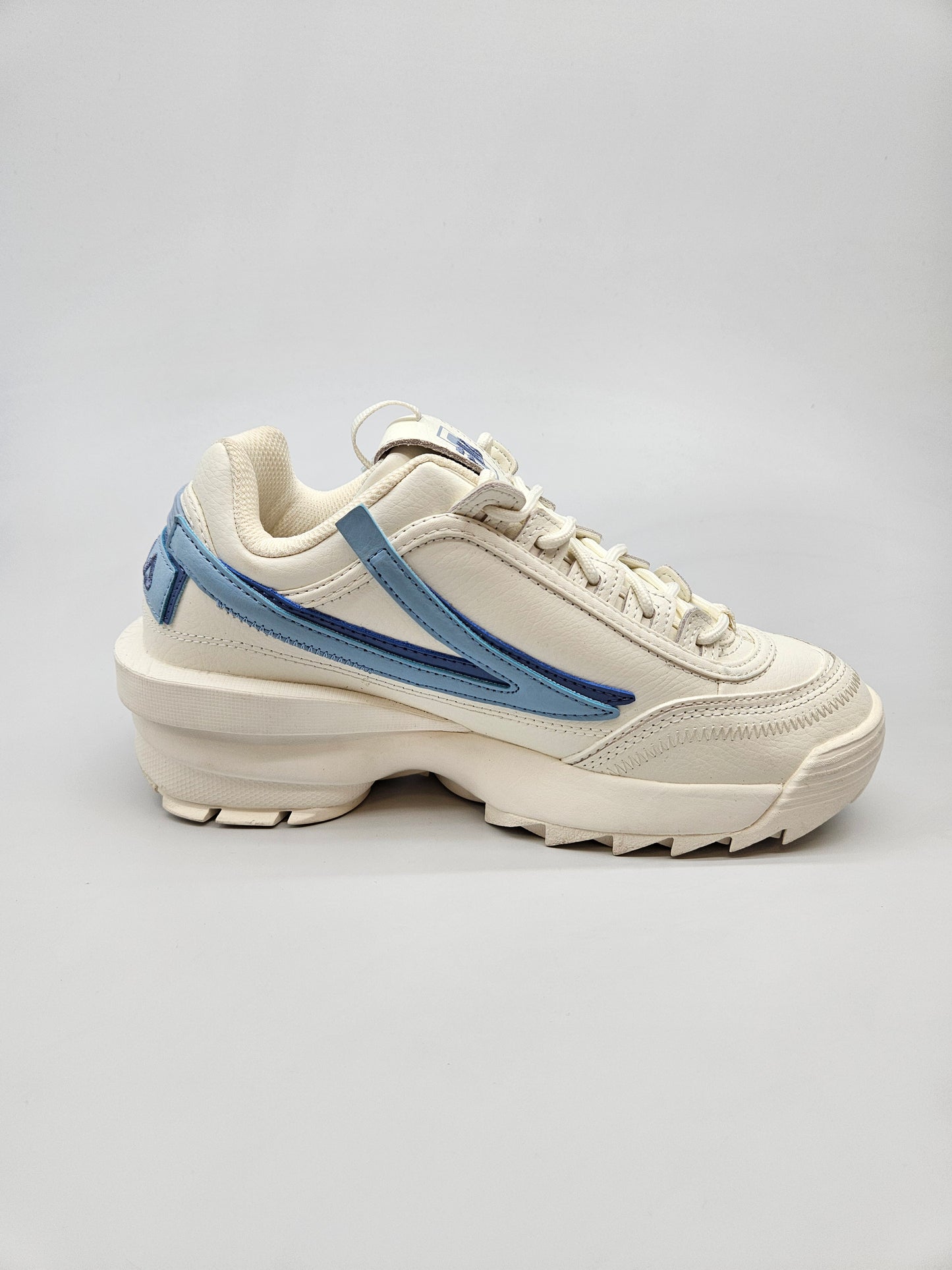 FILA NOVI ORIGINAL PATIKI BR 40