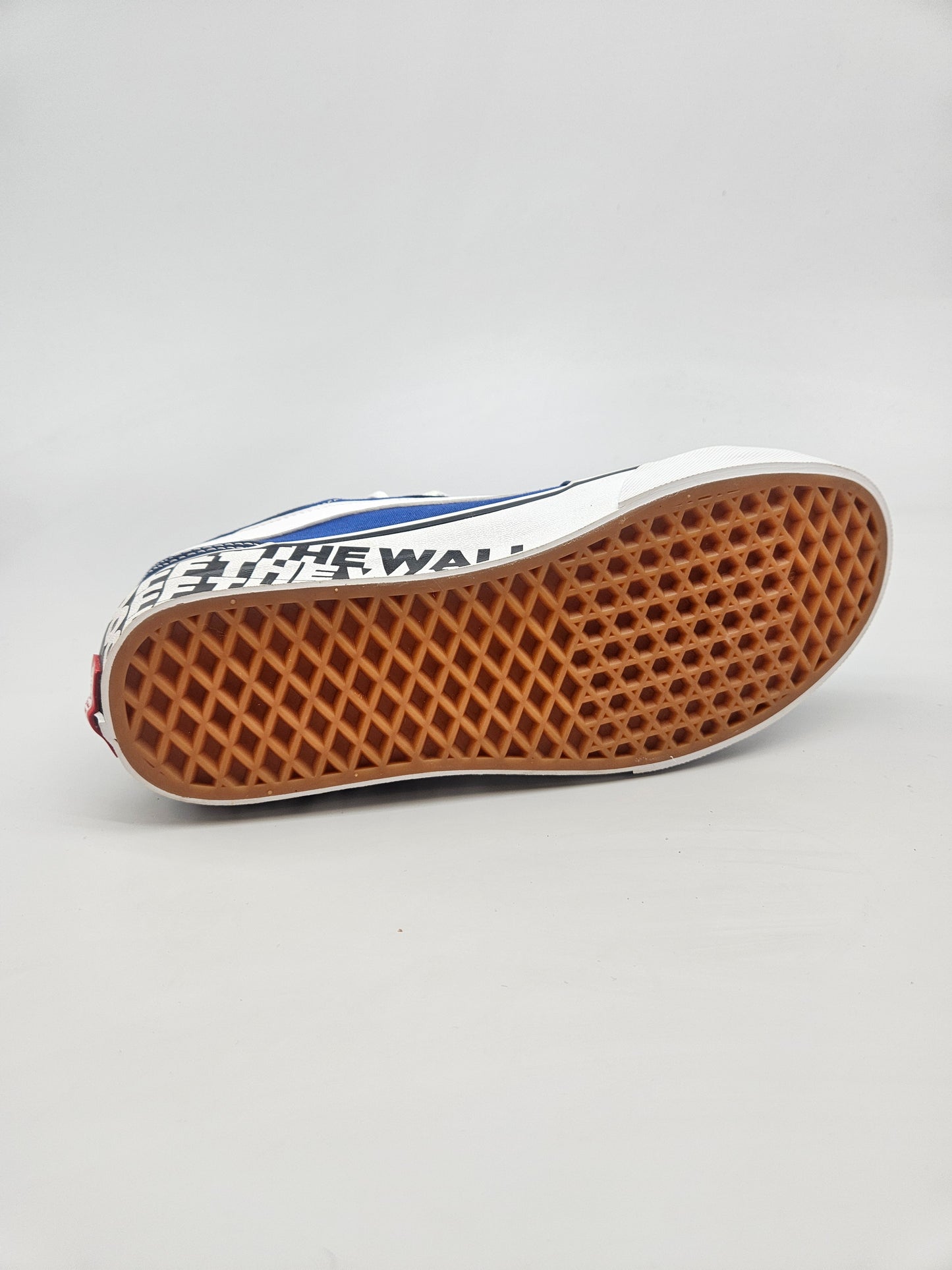 VANS NOVI ORIGINAL PATIKI BR 40.5