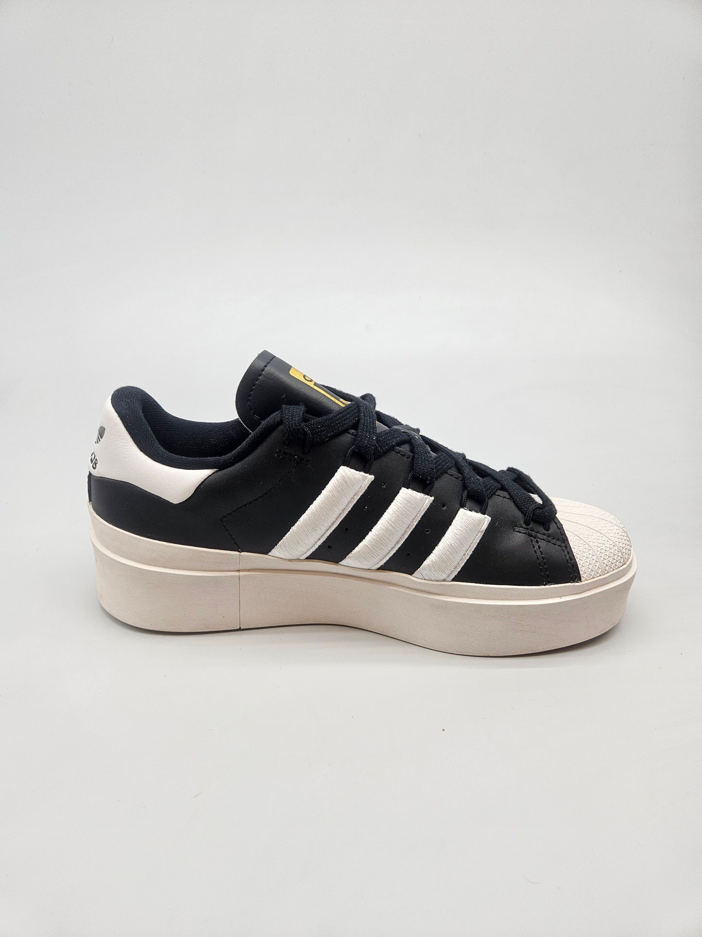 ADIDAS NOVI ORIGINAL PATIKI BR 40