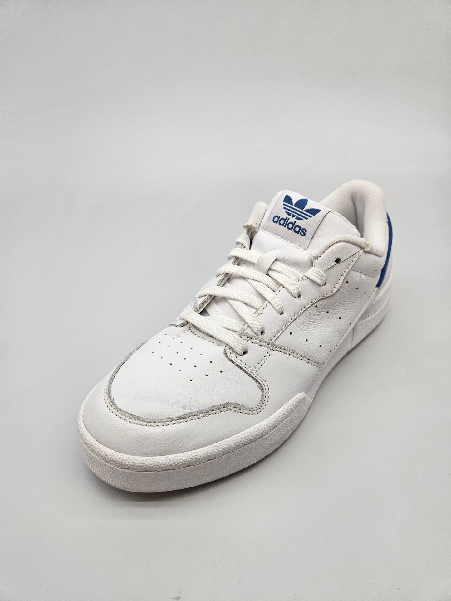 ADIDAS NOVI ORIGINAL PATIKI BR 43