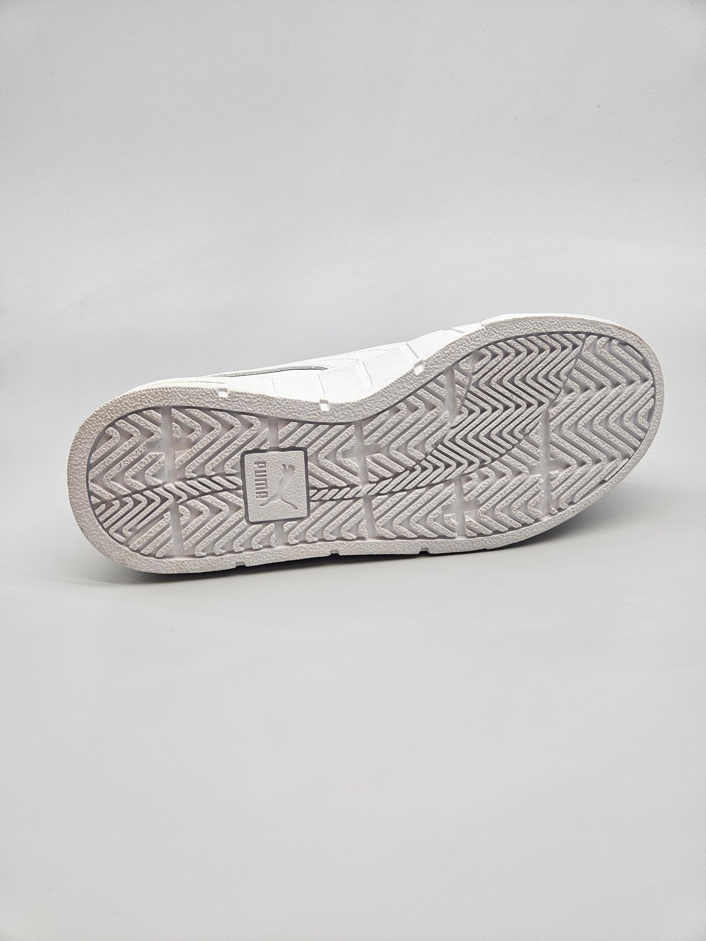 PUMA NOVI ORIGINAL PATIKI BR 39