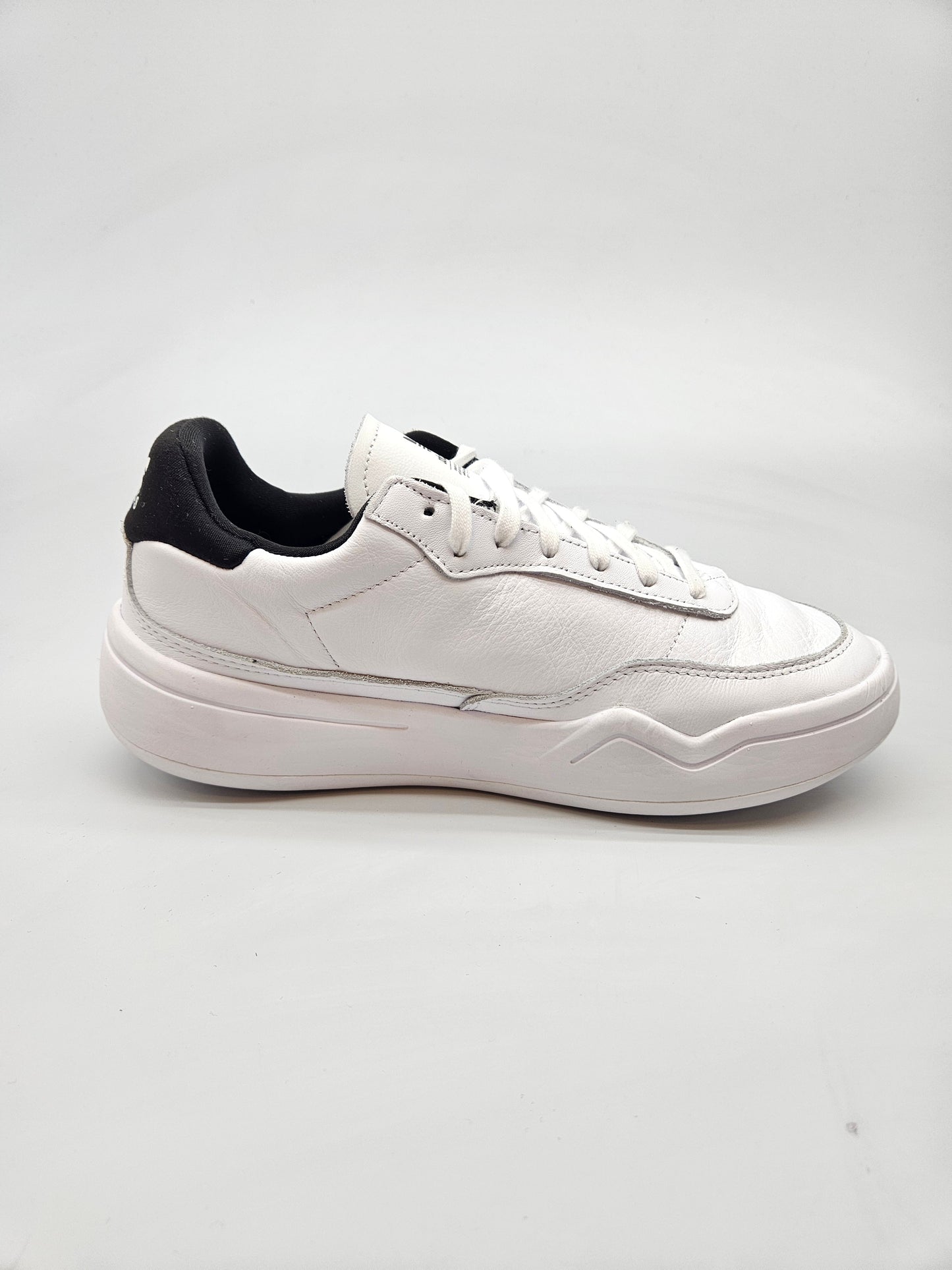 ADIDAS NOVI ORIGINAL PATIKI BR 40.5