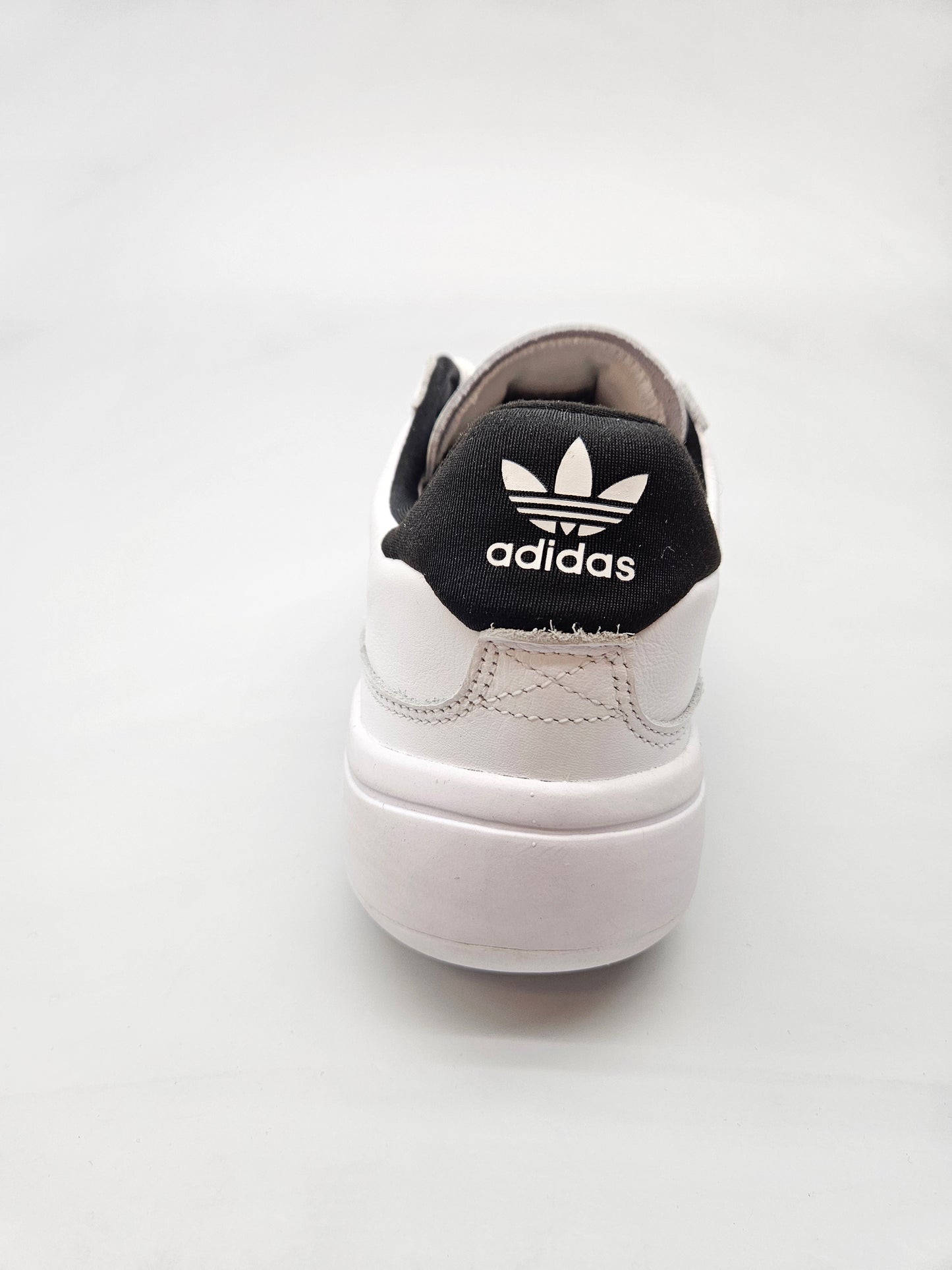 ADIDAS NOVI ORIGINAL PATIKI BR 40.5