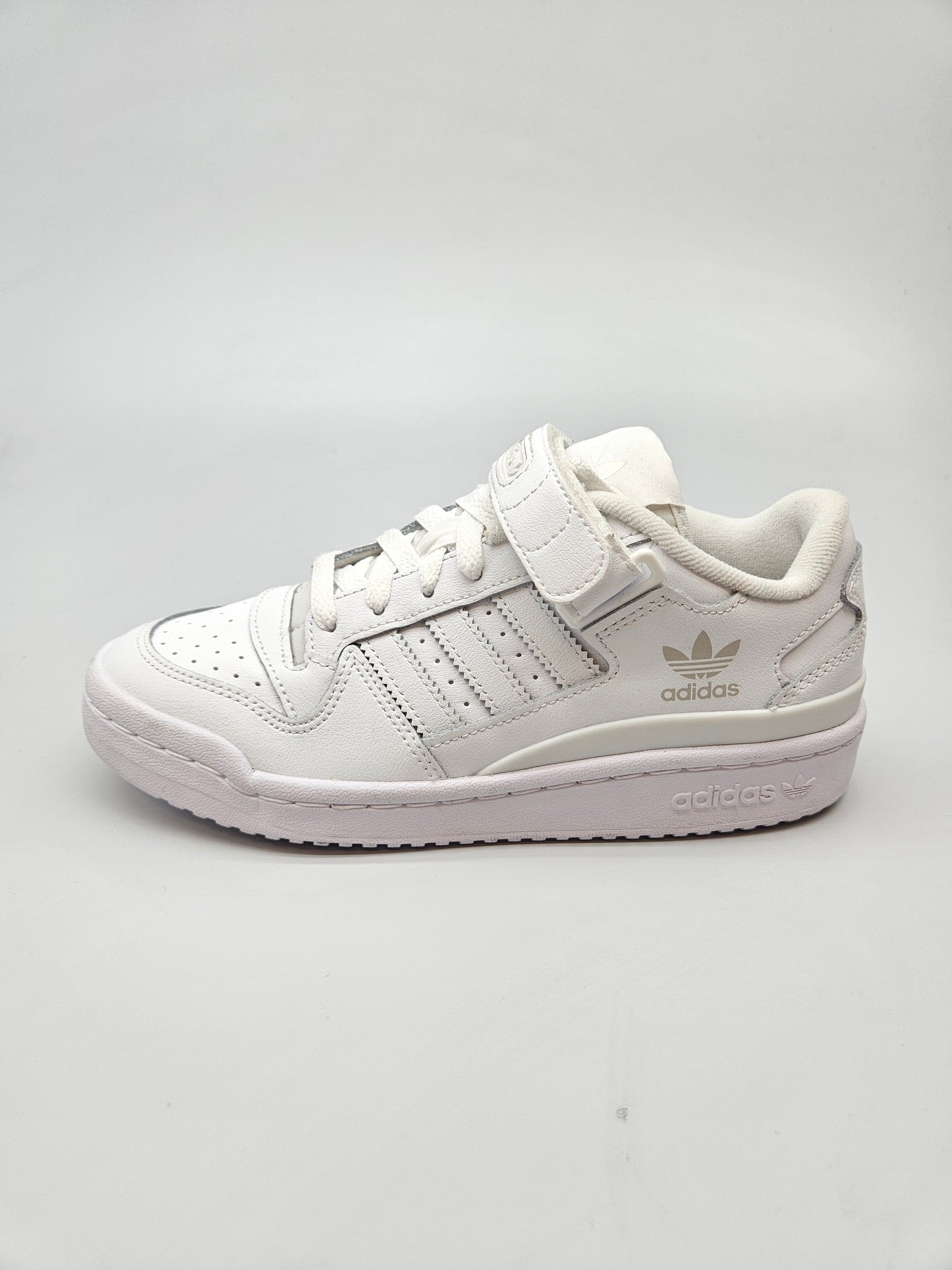 ADIDAS NOVI ORIGINAL PATIKI BR 36.5