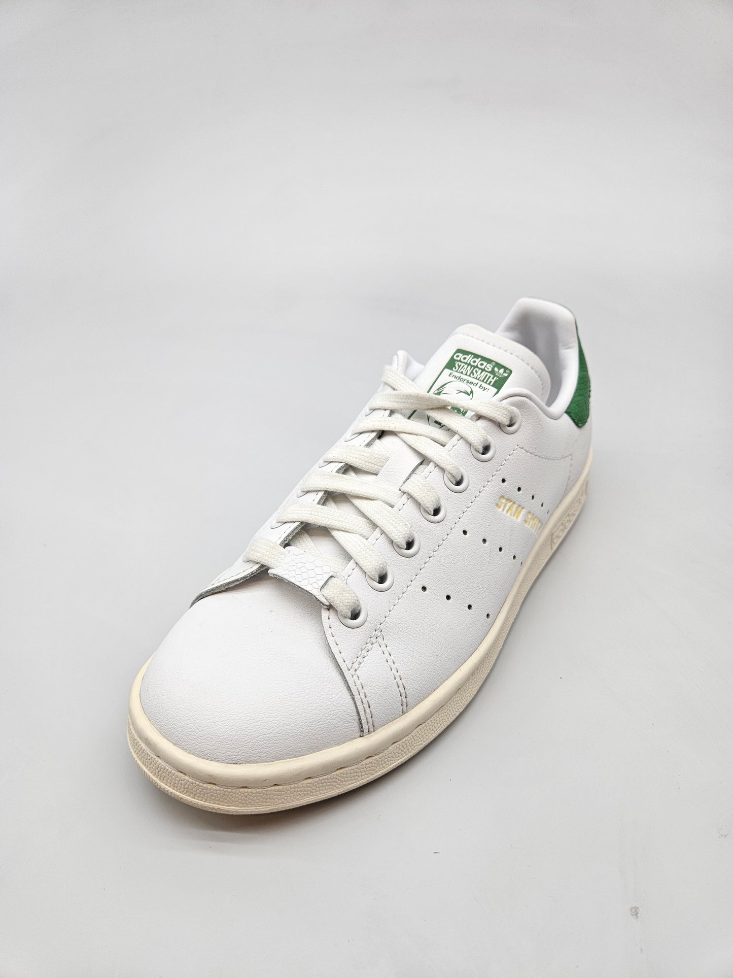 ADIDAS NOVI ORIGINAL PATIKI BR 38.5