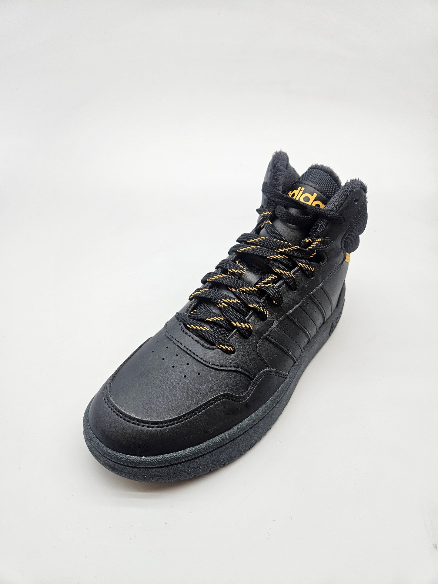 ADIDAS NOVI ORIGINAL PATIKI BR 39