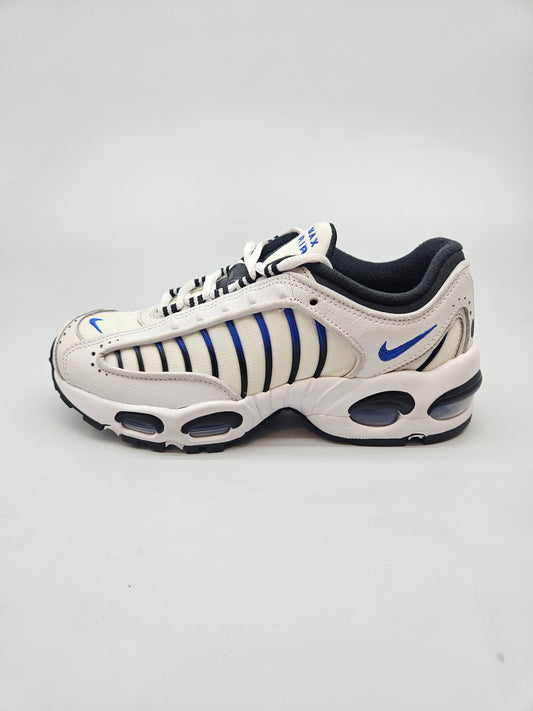 NIKE NOVI ORIGINAL PATIKI BR 37.5