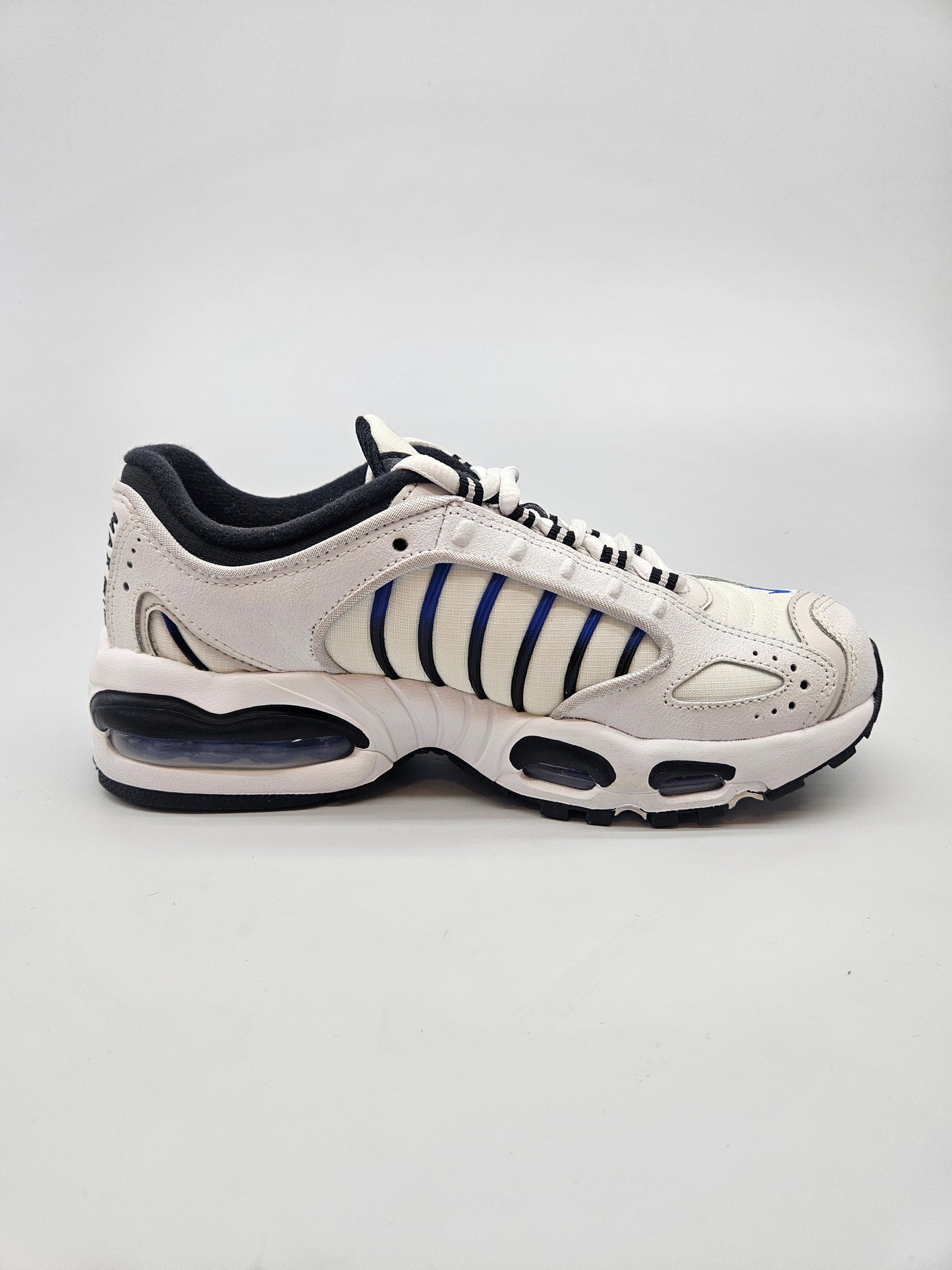 NIKE NOVI ORIGINAL PATIKI BR 37.5