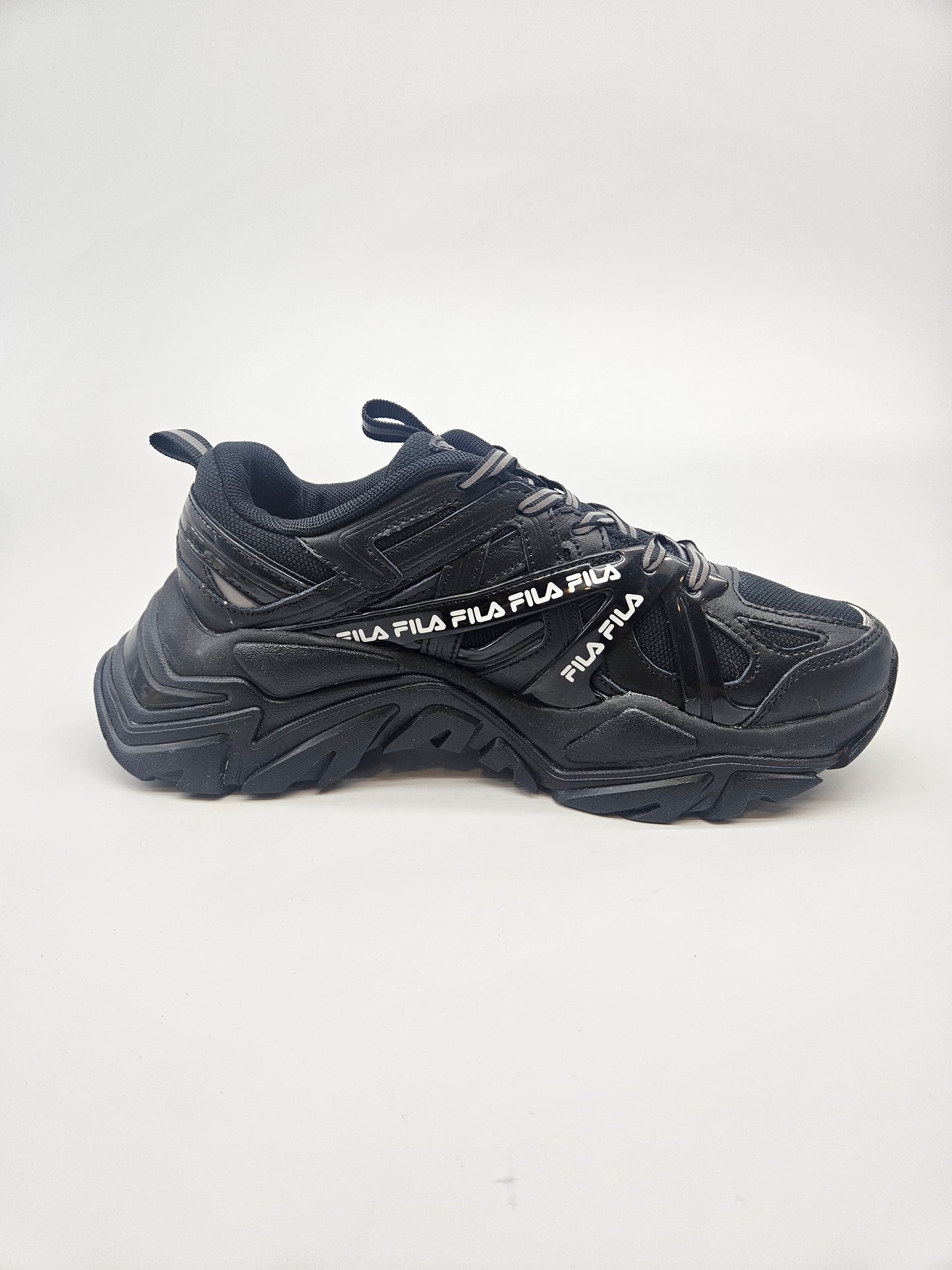 FILA NOVI ORIGINAL PATIKI BR 40