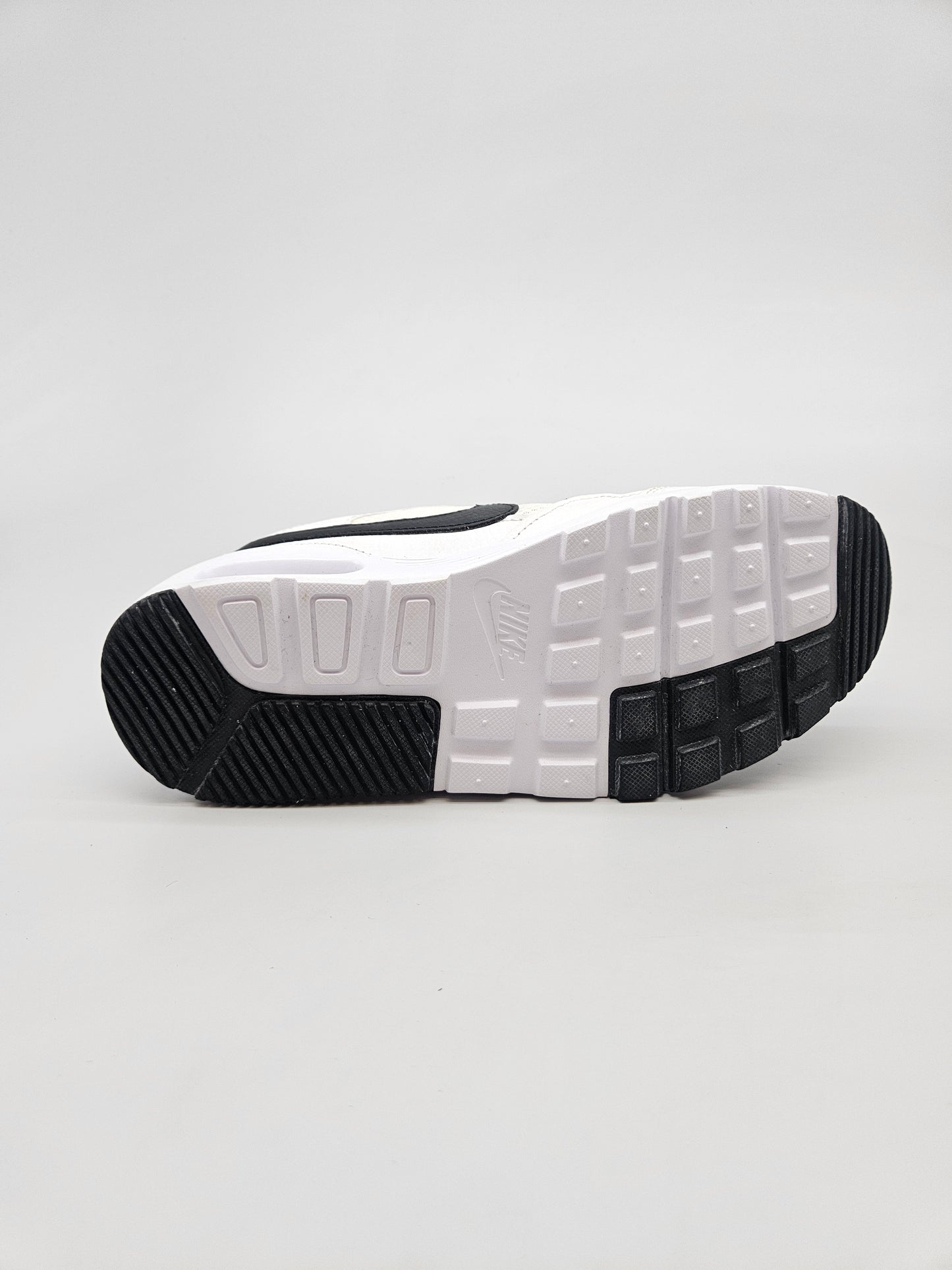 NIKE AIRMAX NOVI ORIGINAL PATIKI BR 36.5