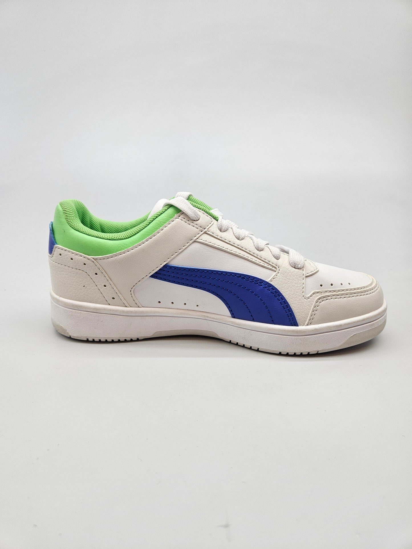 PUMA NOVI ORIGINAL PATIKI BR 35.5