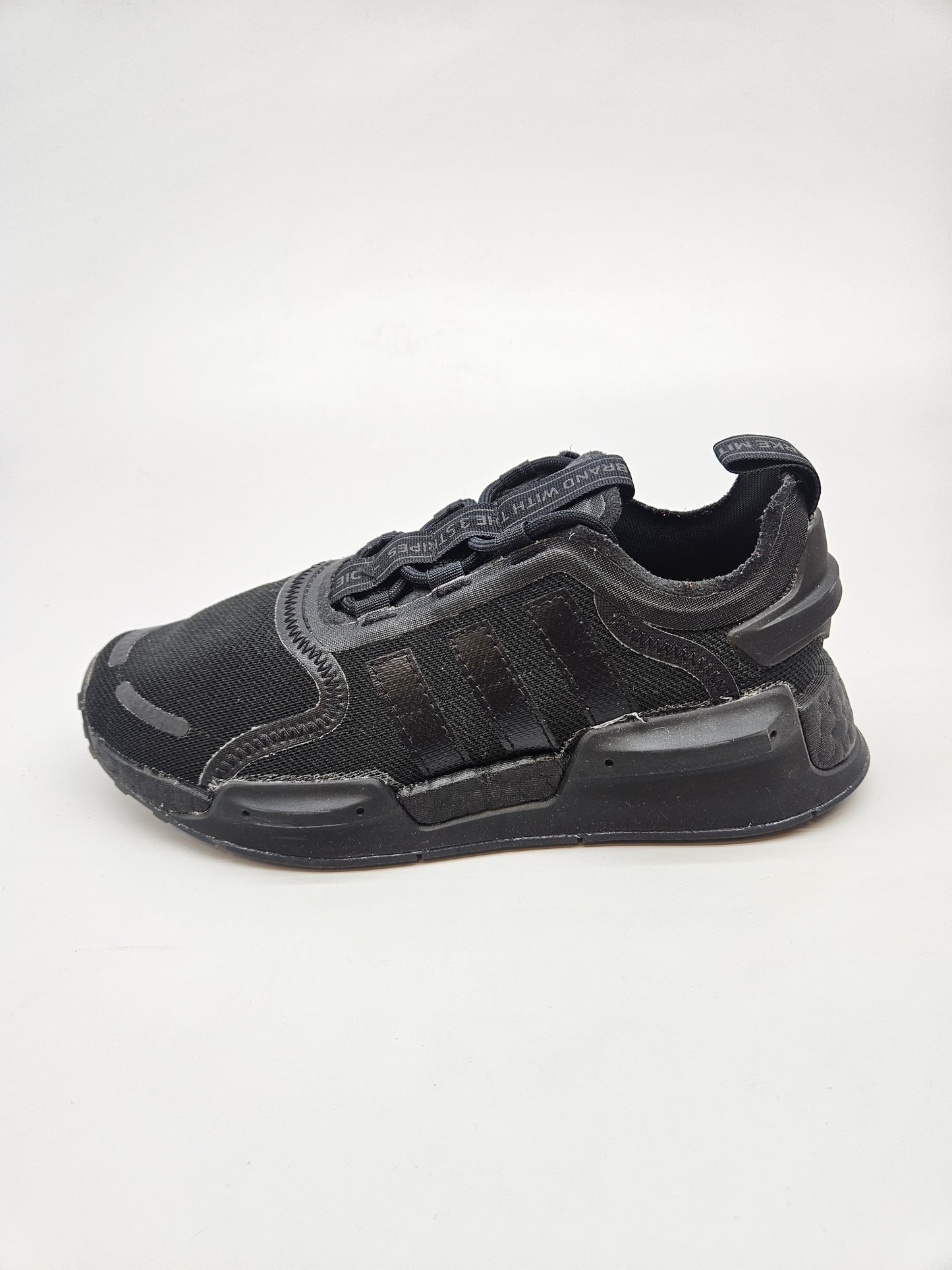 ADIDAS NOVI ORIGINAL PATIKI BR 35.5