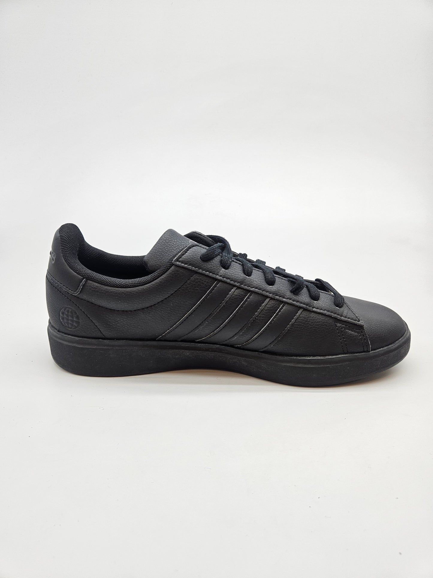 ADIDAS NOVI ORIGINAL PATIKI BR 44.5