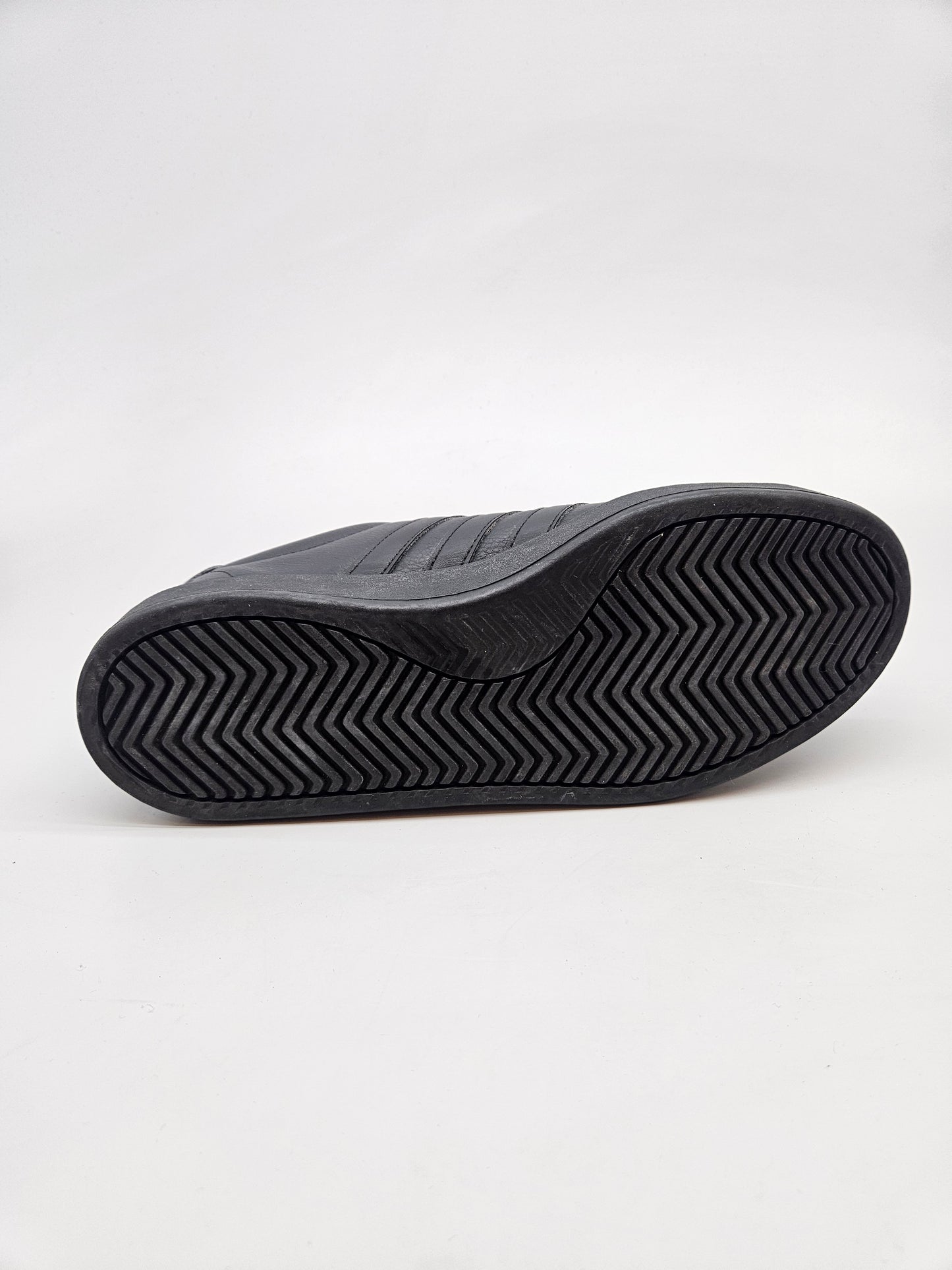 ADIDAS NOVI ORIGINAL PATIKI BR 44.5