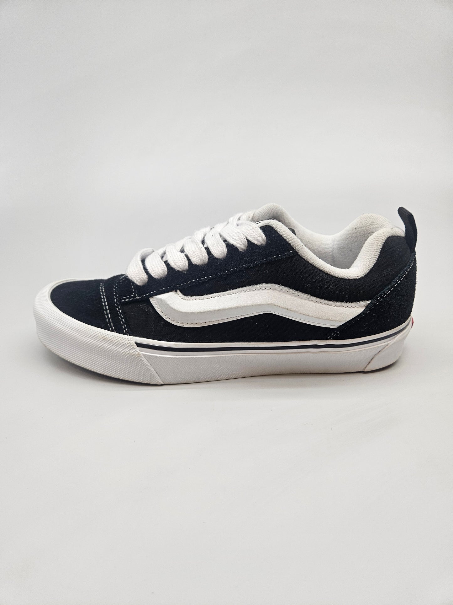VANS NOVI ORIGINAL PATIKI BR 39
