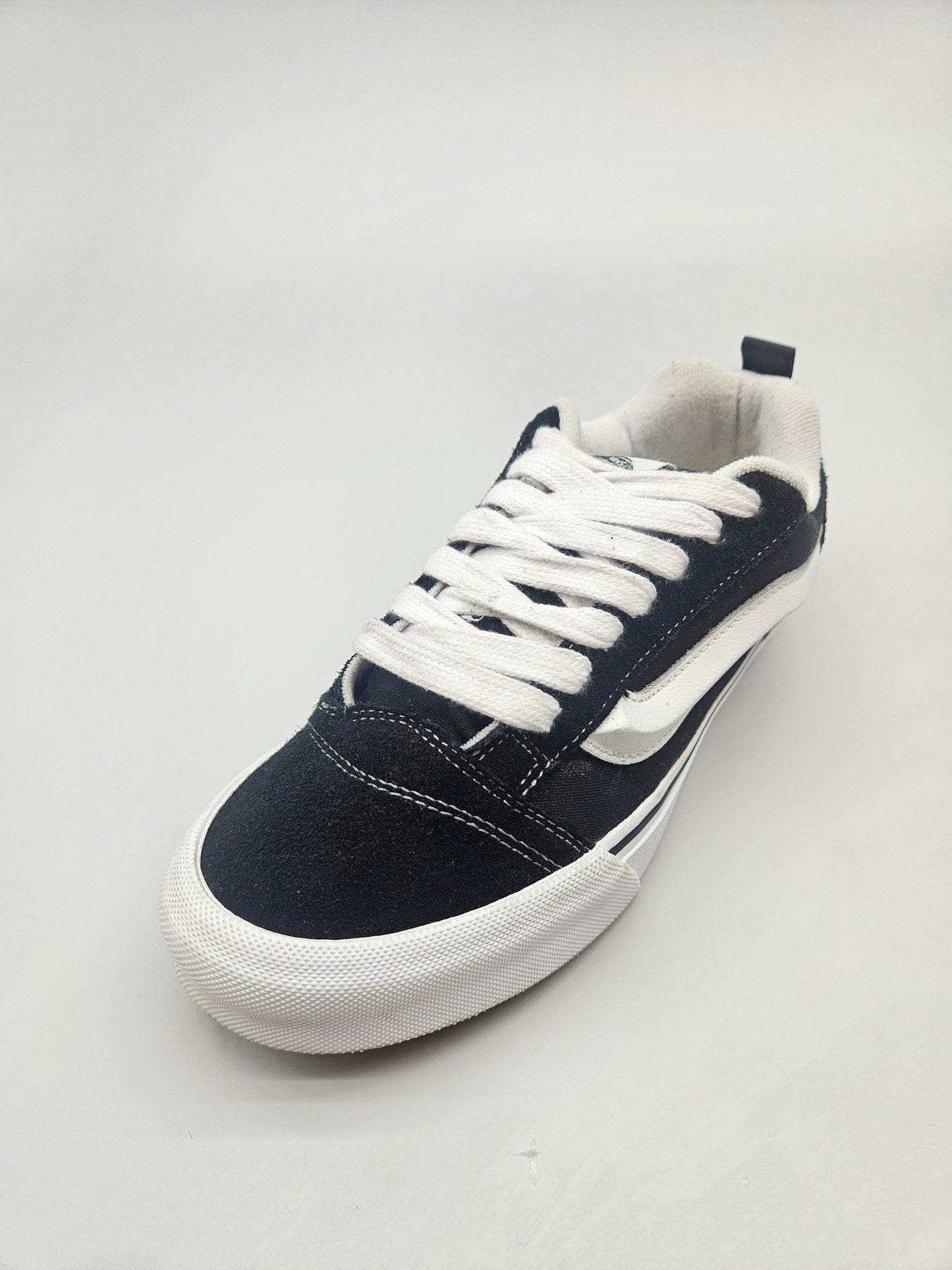 VANS NOVI ORIGINAL PATIKI BR 39