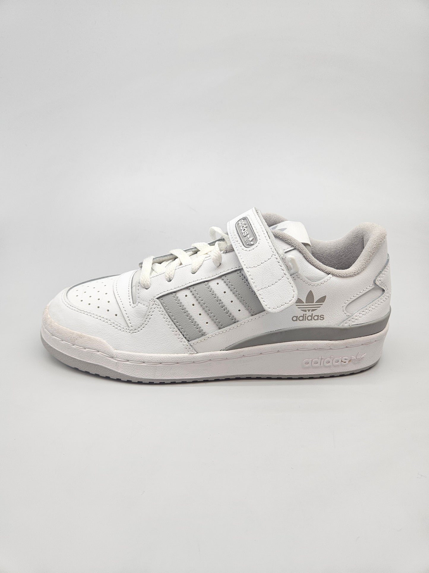 ADIDAS NOVI ORIGINAL PATIKI BR 40.5