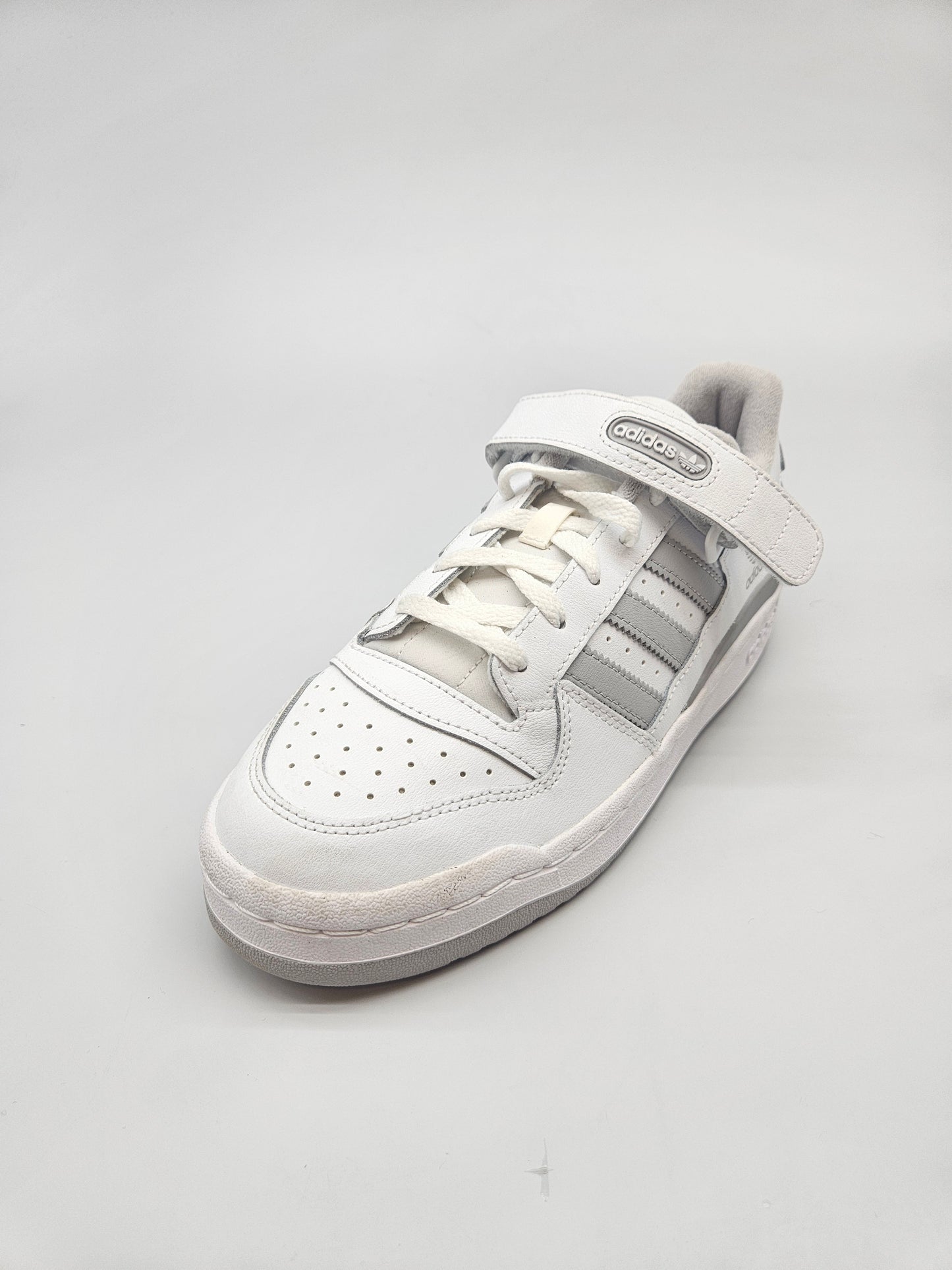 ADIDAS NOVI ORIGINAL PATIKI BR 40.5