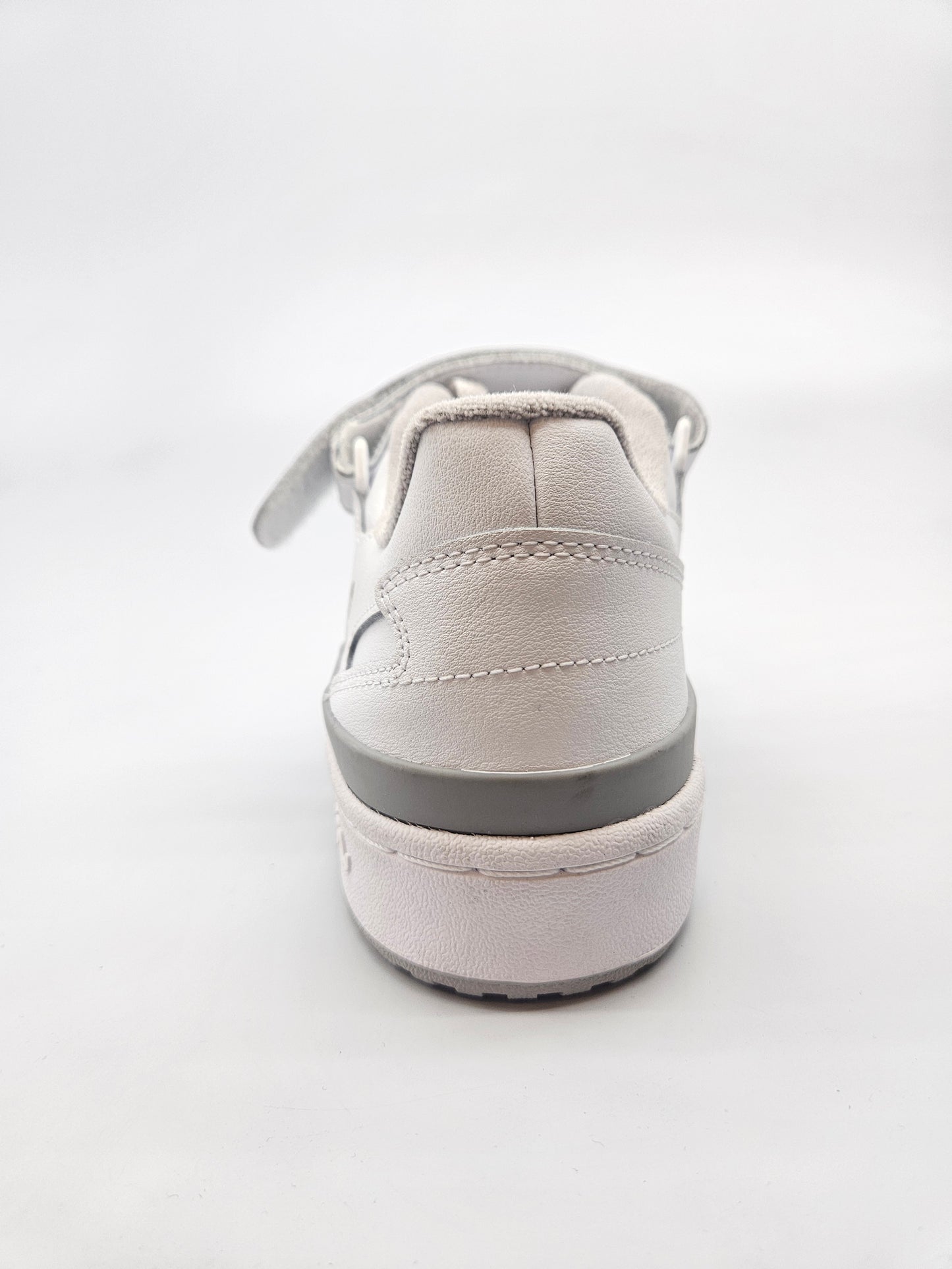 ADIDAS NOVI ORIGINAL PATIKI BR 40.5