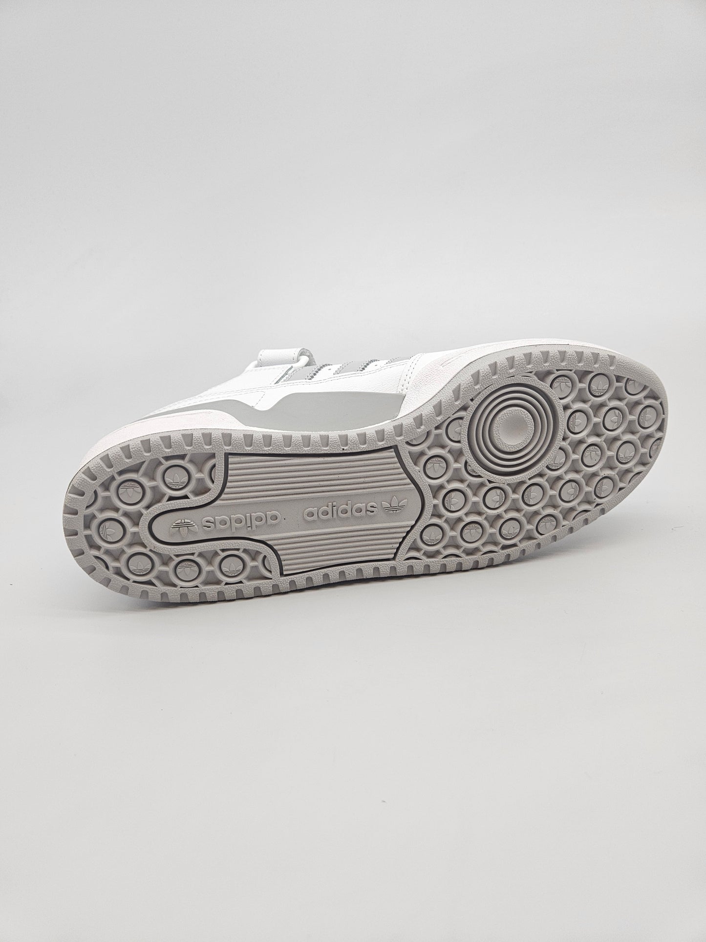 ADIDAS NOVI ORIGINAL PATIKI BR 40.5