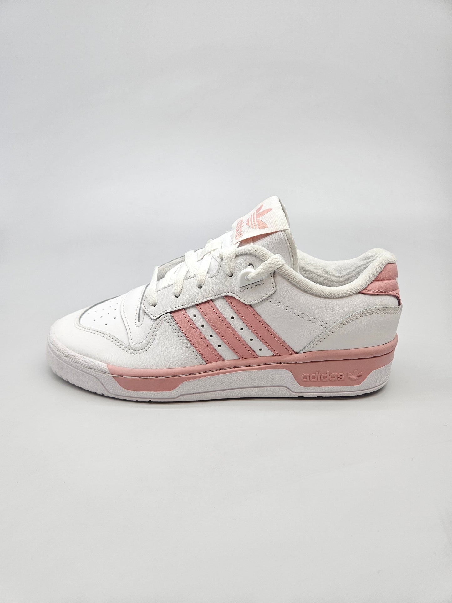 ADIDAS NOVI ORIGINAL PATIKI BR 38.5