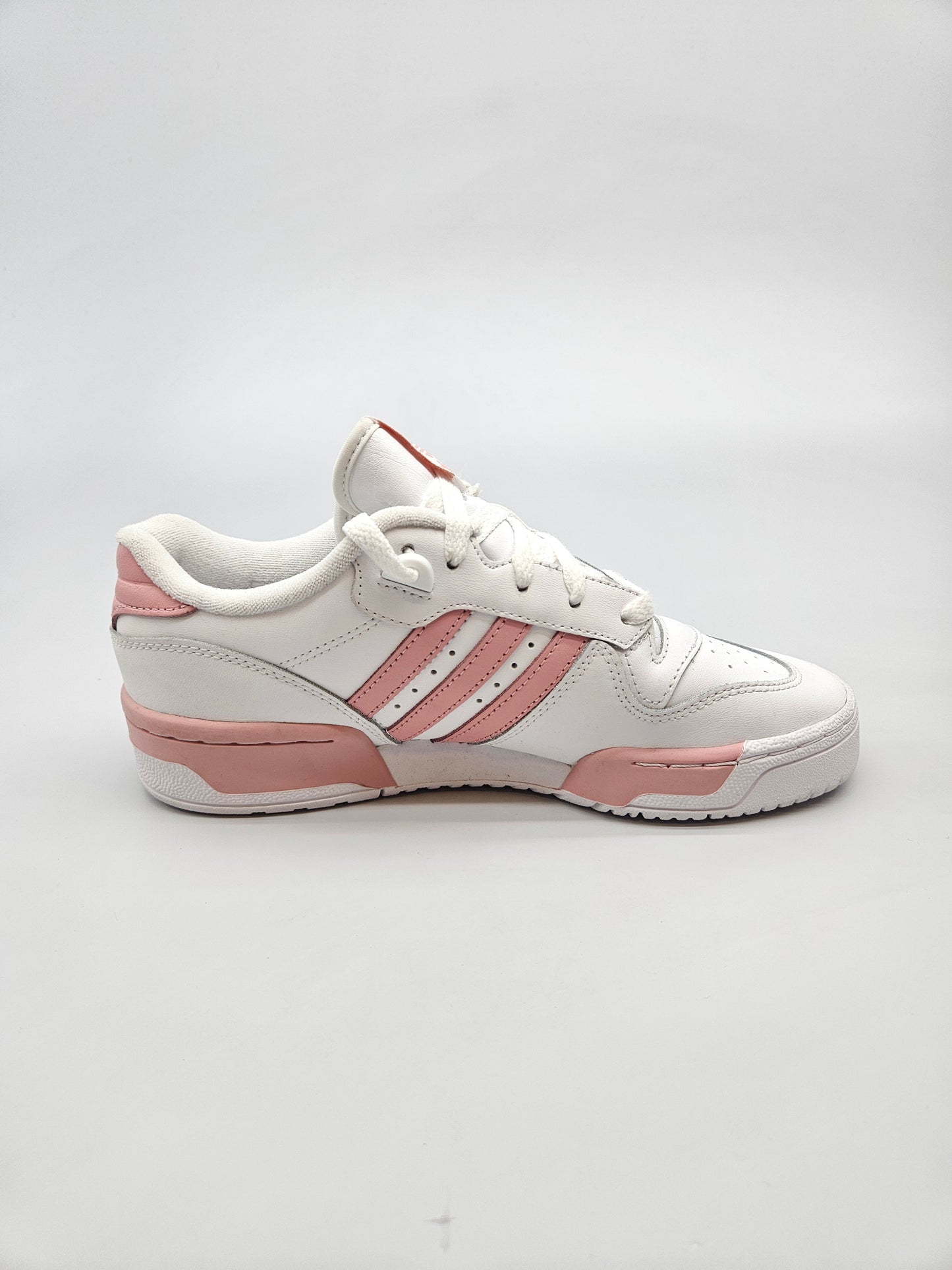 ADIDAS NOVI ORIGINAL PATIKI BR 38.5