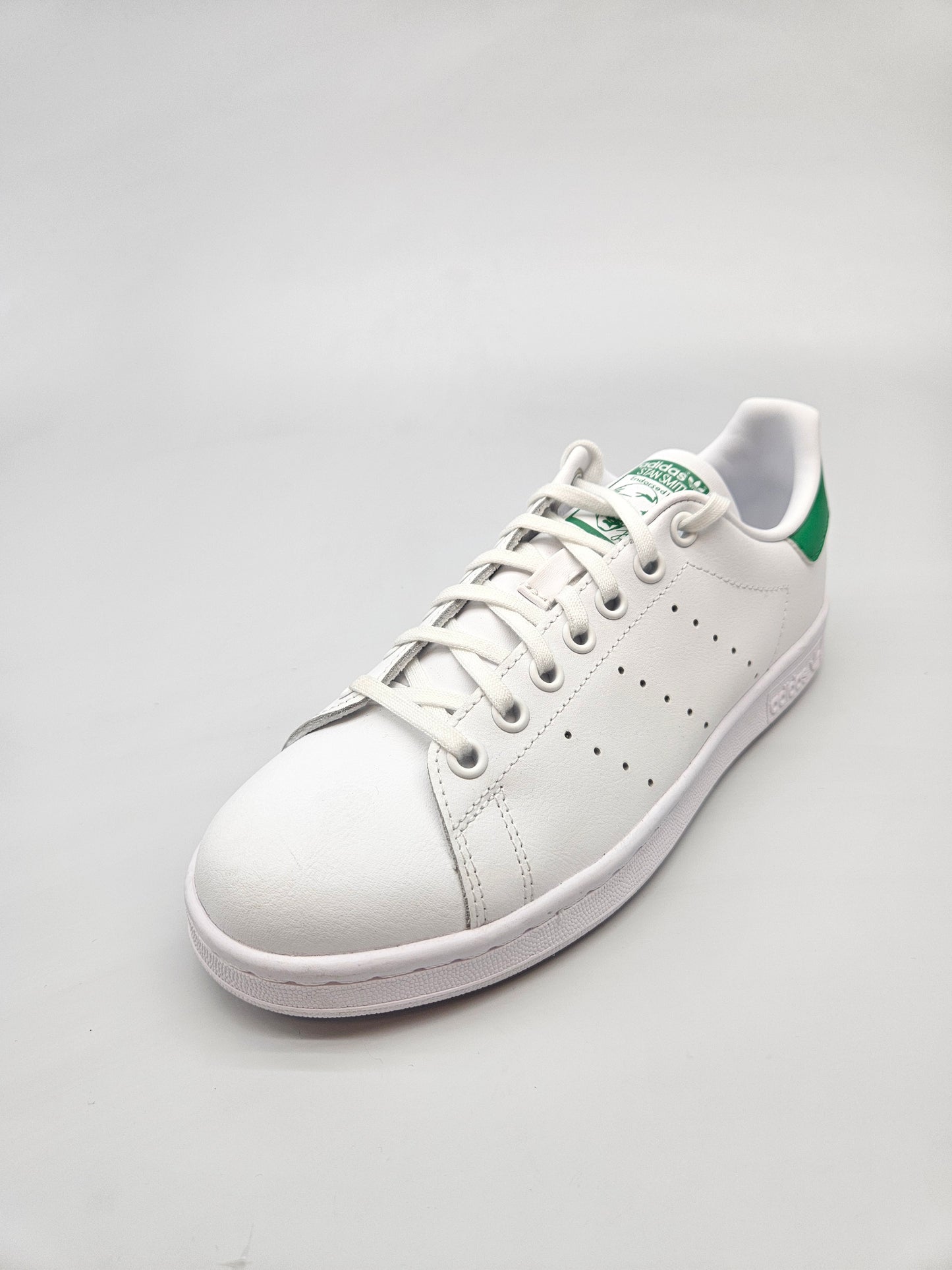 ADIDAS NOVI ORIGINAL PATIKI BR 38.5