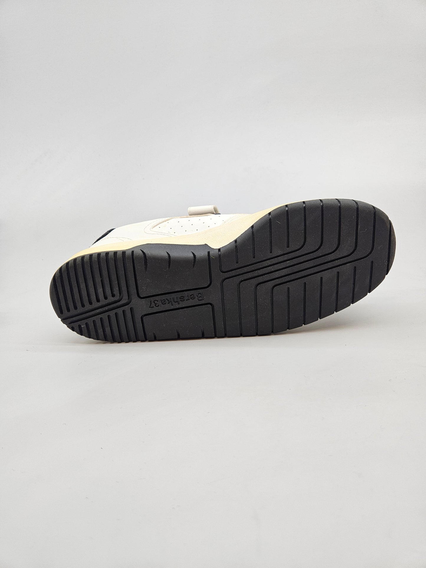 BERSHKA ORIGINAL PATIKI BR 37
