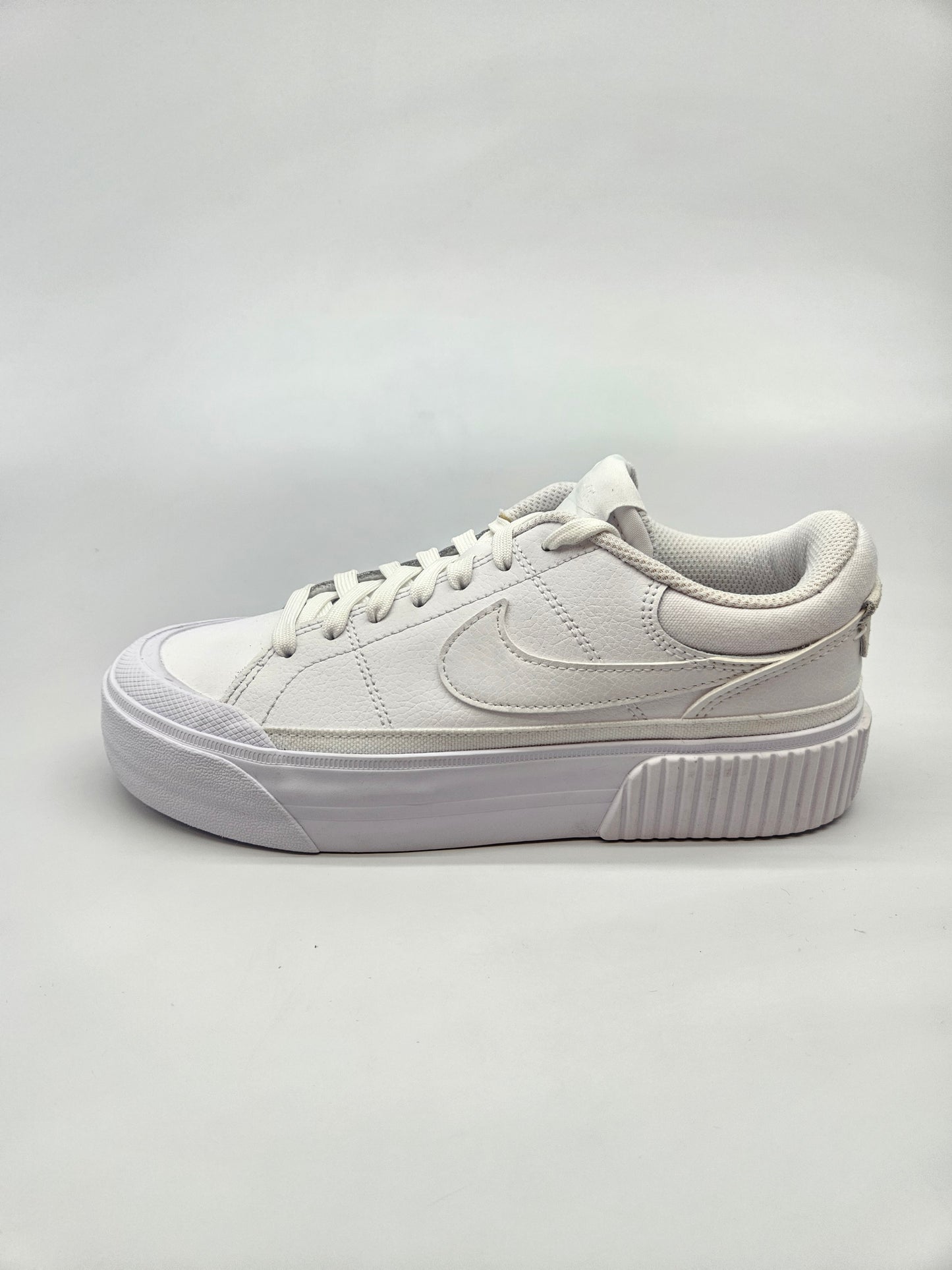 NIKE NOVI ORIGINAL PATIKI BR 37.5